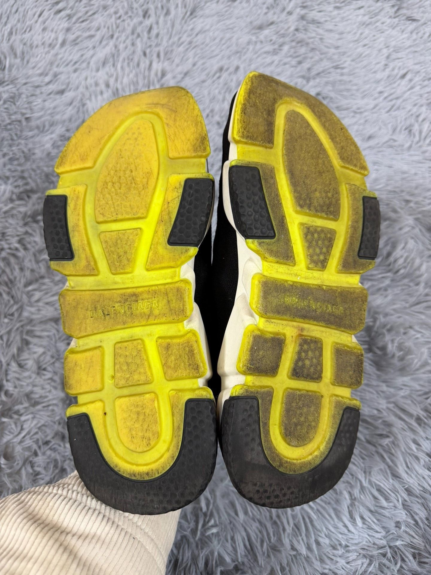 Balenciaga Balenciaga Glow Yellow Lowtop Sneakers 9 Men Size US 9 / EU 42 - 5 Thumbnail