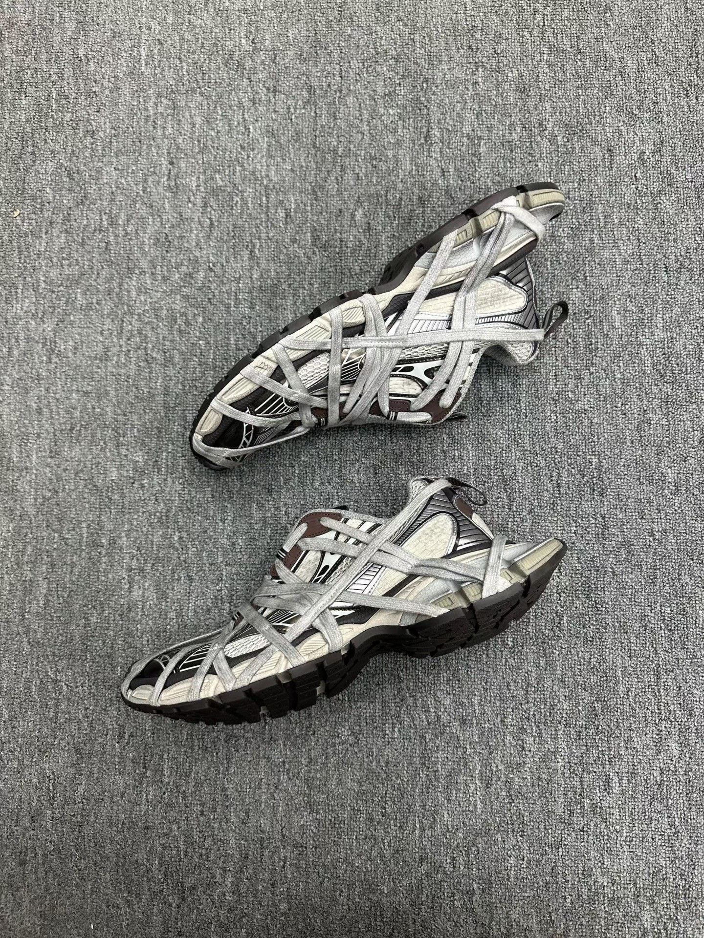 Balenciaga Balenciaga Lowtop Sneakers 11 Men Size US 11 / EU 44 - 2 Thumbnail