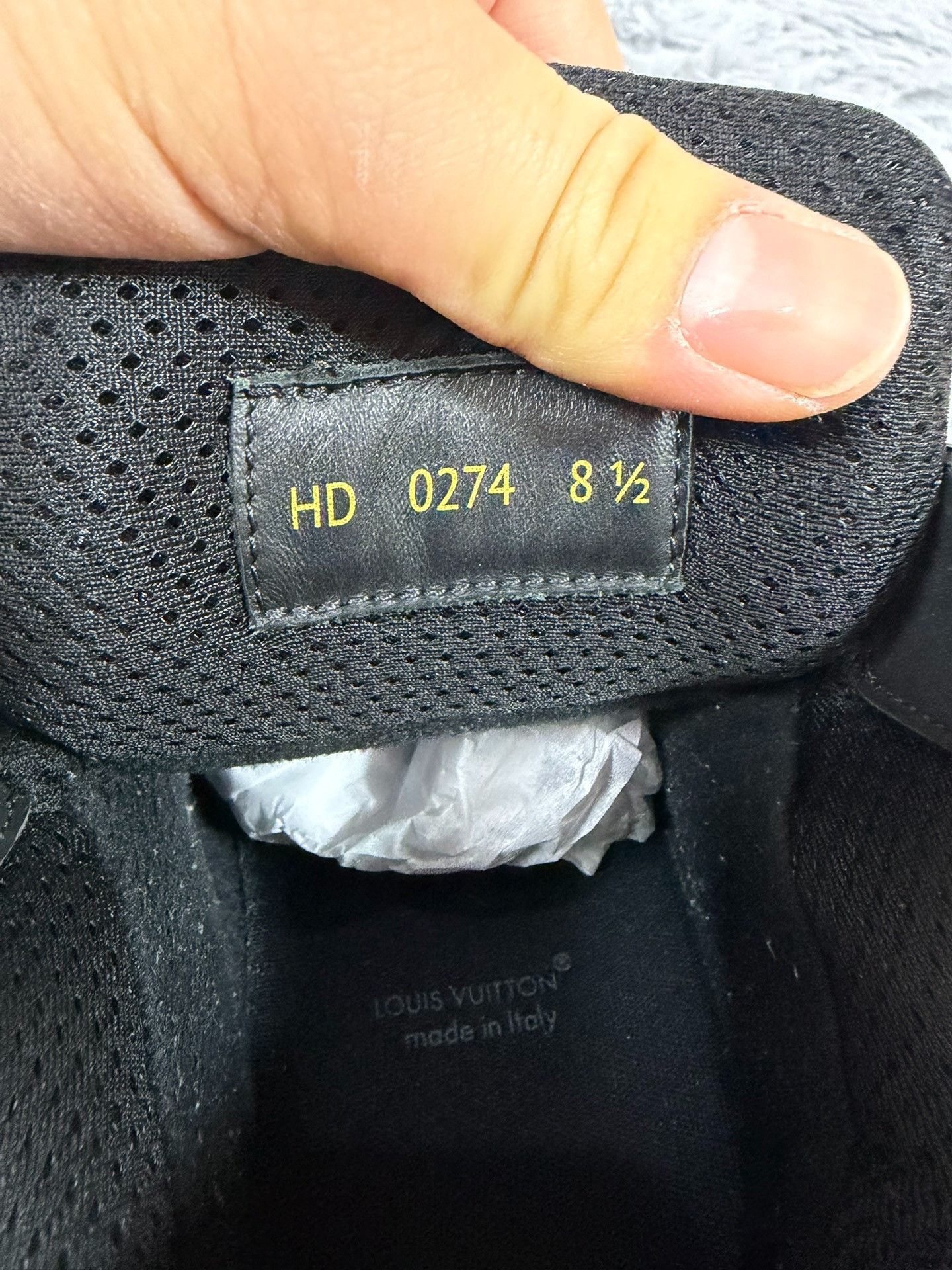 Louis Vuitton Louis Vuitton Training Black Lowtop Sneakers 9.5 Men Size US 9.5 / EU 42-43 - 6 Thumbnail
