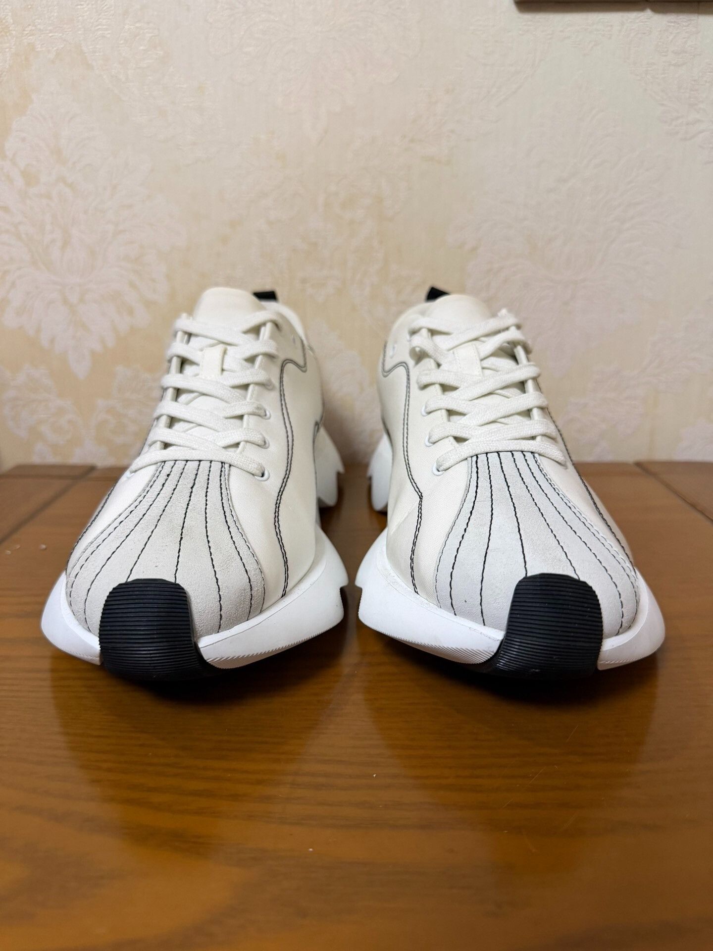 Hermes Hermes White Lowtop Sneakers 41 Men Size US 8.5 / EU 41-42 - 2 Thumbnail