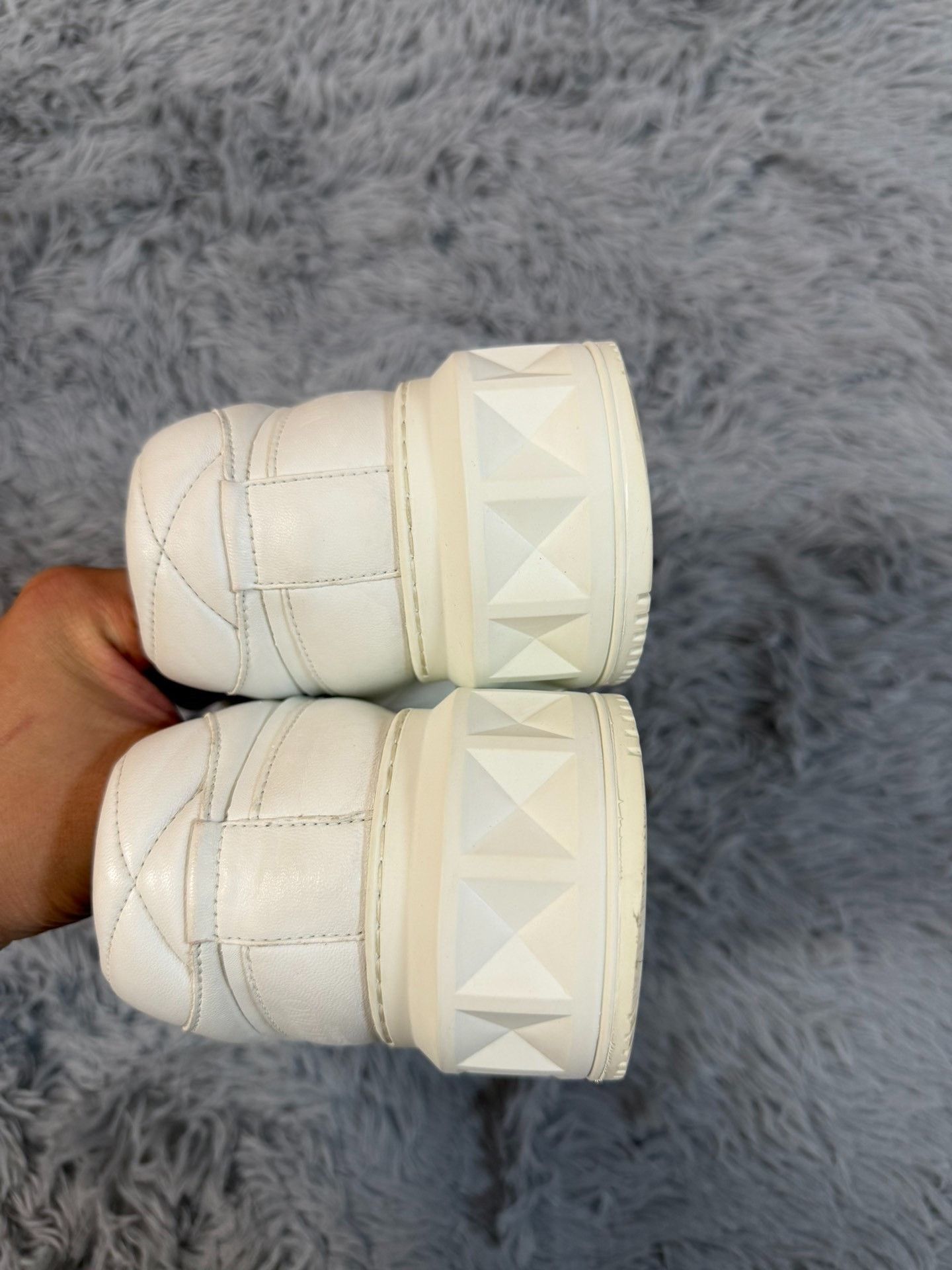 Valentino Valentino White Lowtop Sneakers 10 Men Size US 10 / EU 43 - 4 Thumbnail