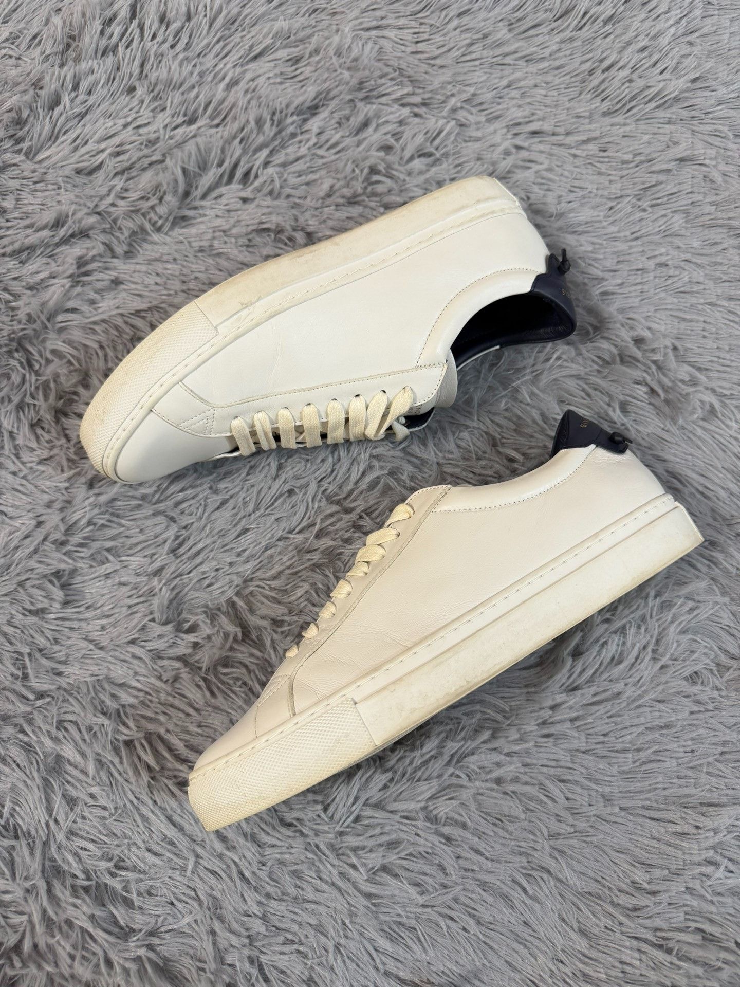 Givenchy Givenchy White Lowtop Sneakers 7.5 Men Size US 7.5 / EU 40-41 - 2 Thumbnail