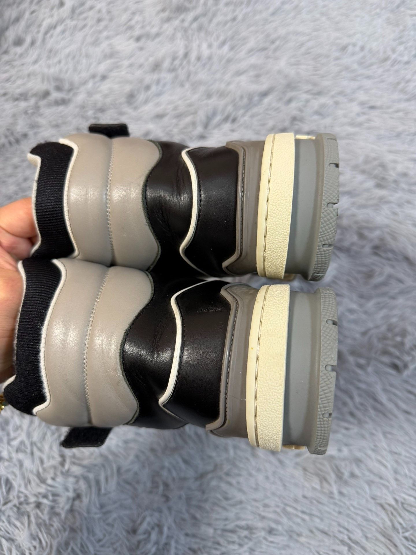 Louis Vuitton Louis Vuitton Training Black Lowtop Sneakers 8.5 Men Size US 8.5 / EU 41-42 - 4 Thumbnail