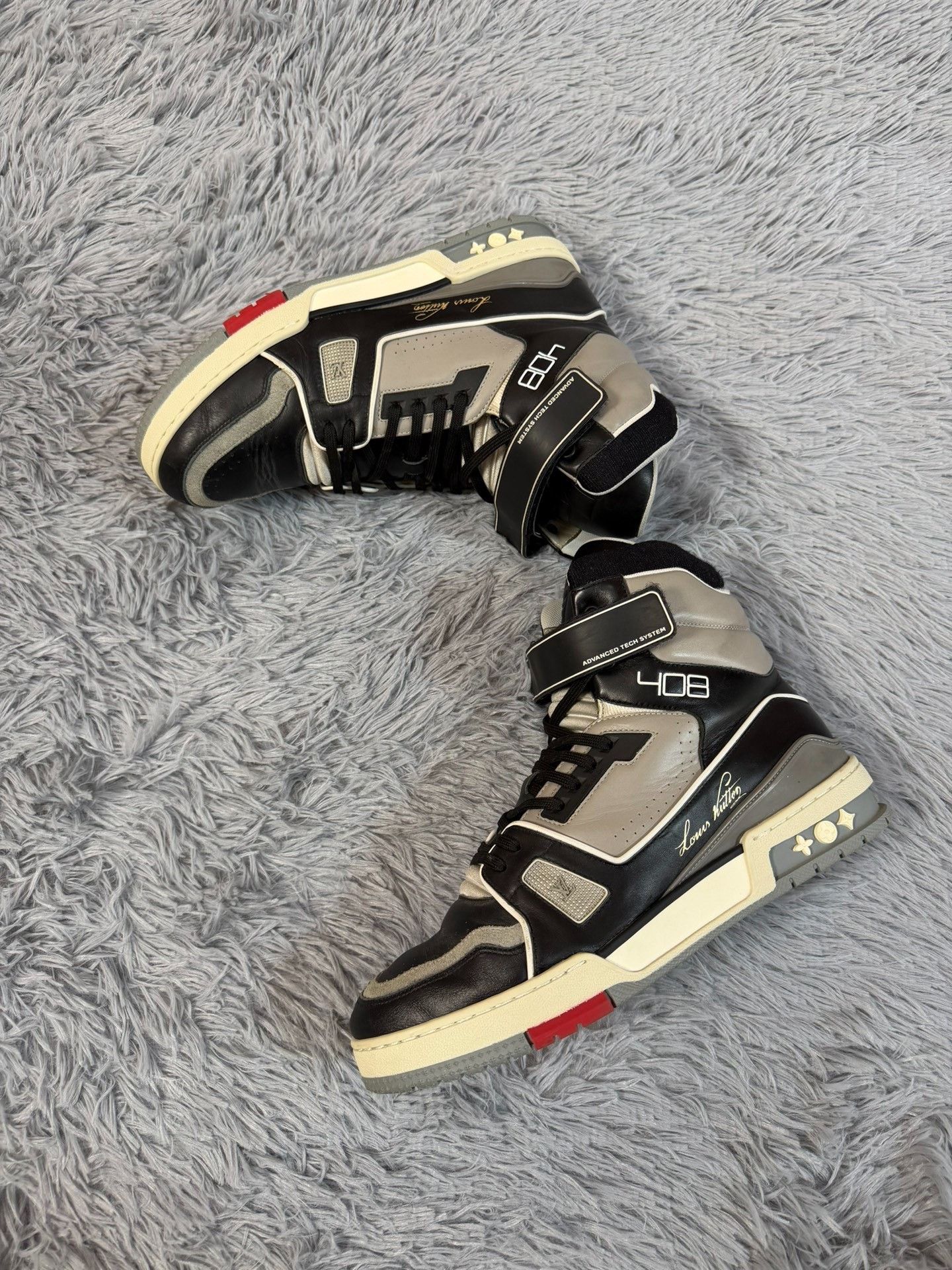 Louis Vuitton Louis Vuitton Training Black Lowtop Sneakers 8.5 Men Size US 8.5 / EU 41-42 - 2 Thumbnail