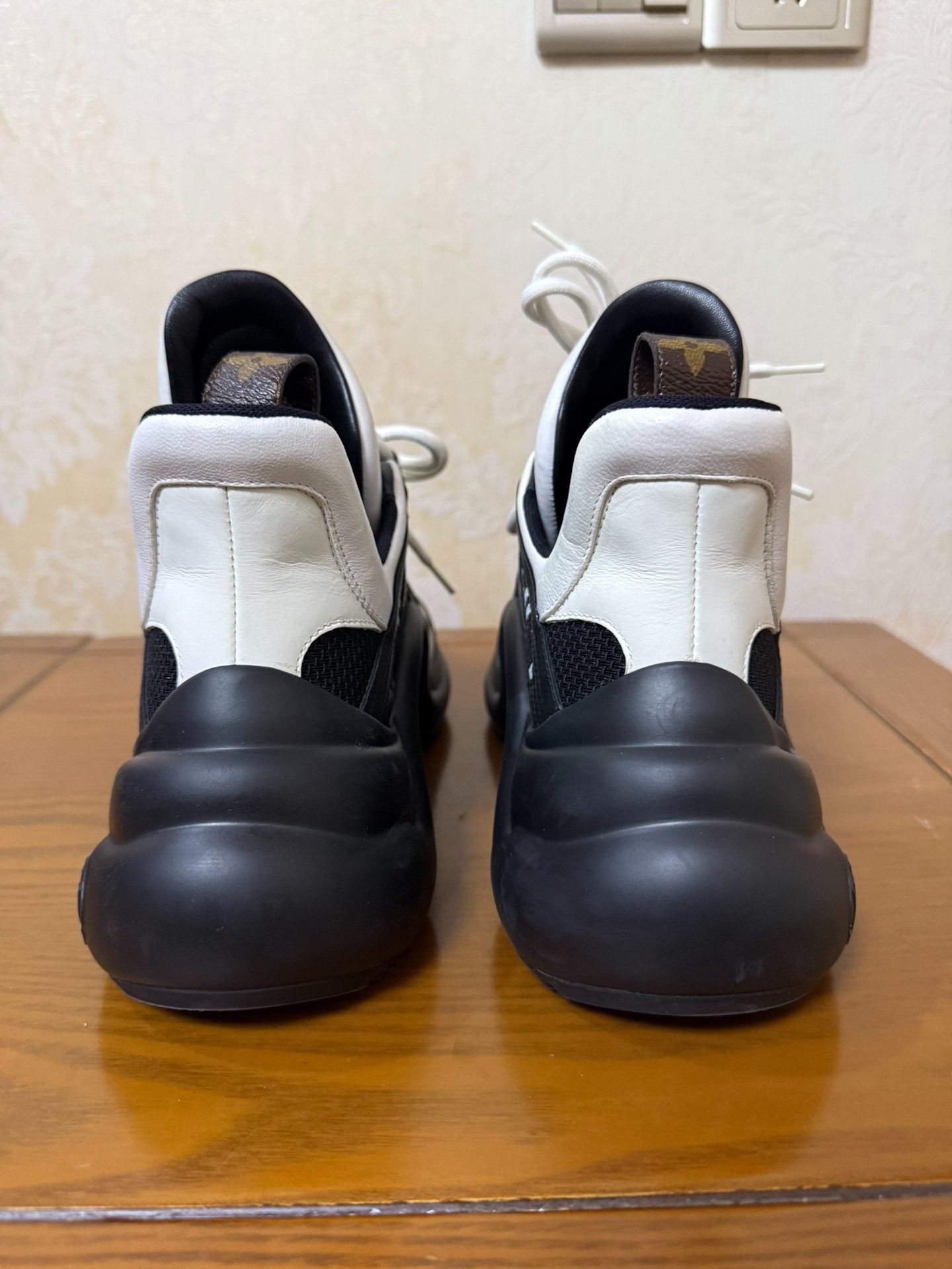 Louis Vuitton Louis Vuitton Black Lowtop Sneakers 37 Men Size US 5 / EU 37 - 3 Thumbnail
