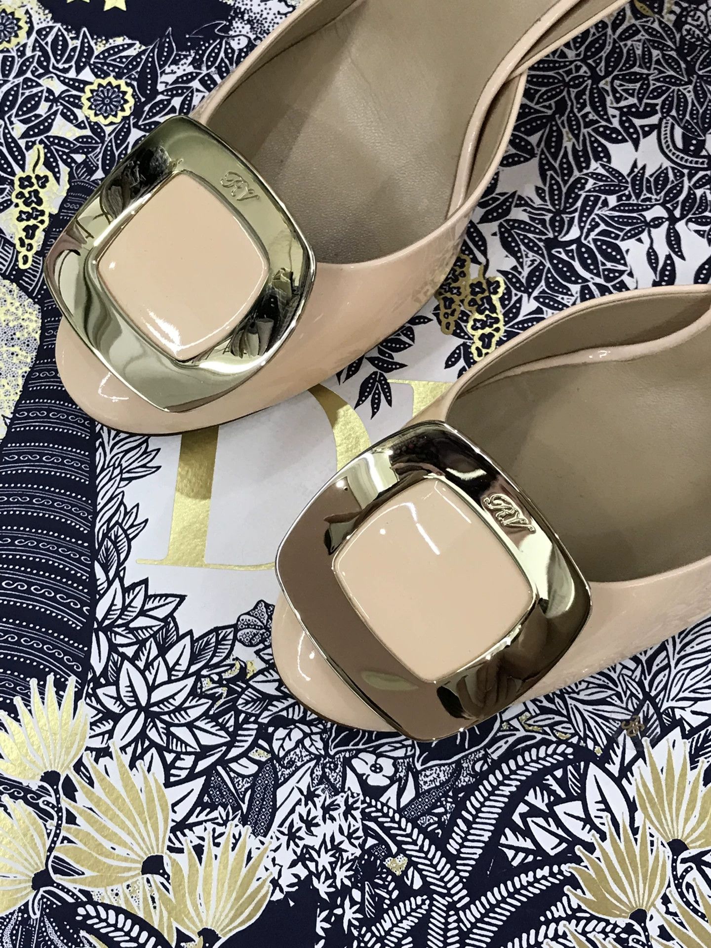 Roger Vivier Roger Vivier Classic Square Buckle Heels Size US 5.5 / IT 35.5 - 3 Thumbnail