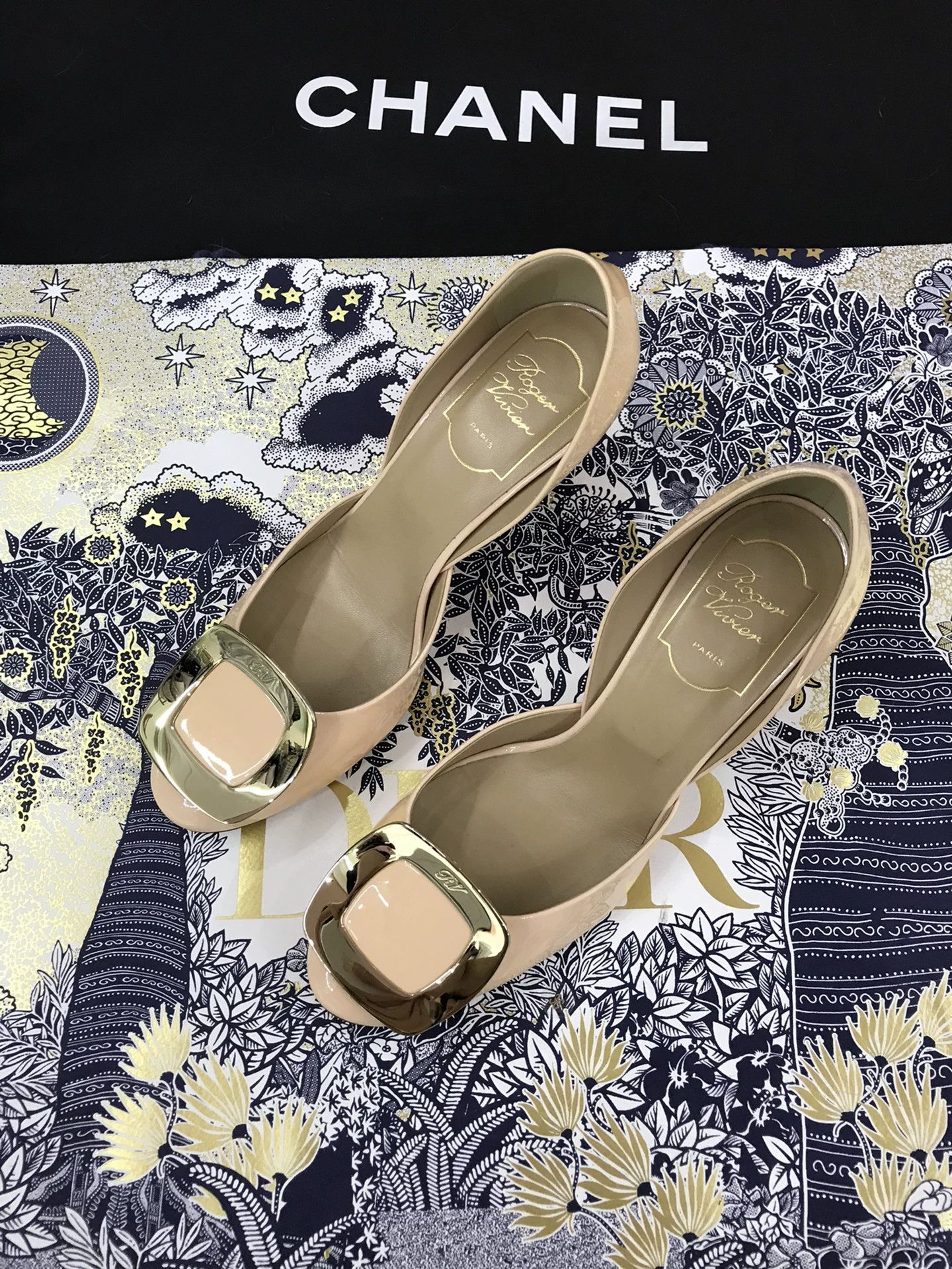 Roger Vivier Roger Vivier Classic Square Buckle Heels Size US 5.5 / IT 35.5 - 2 Thumbnail