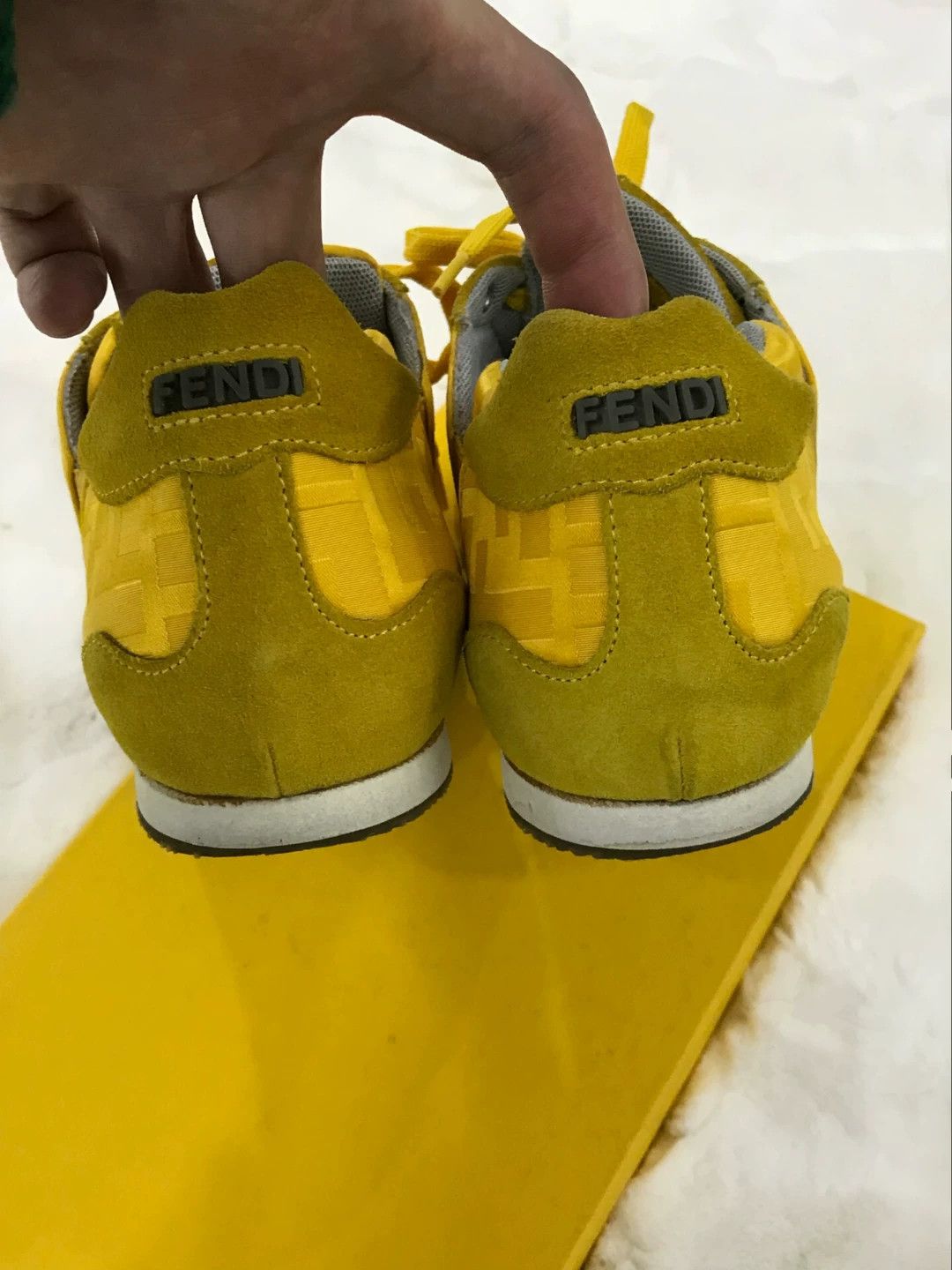 Fendi Fendi Yellow Logo Sneakers Size US 5 / IT 35 - 4 Thumbnail
