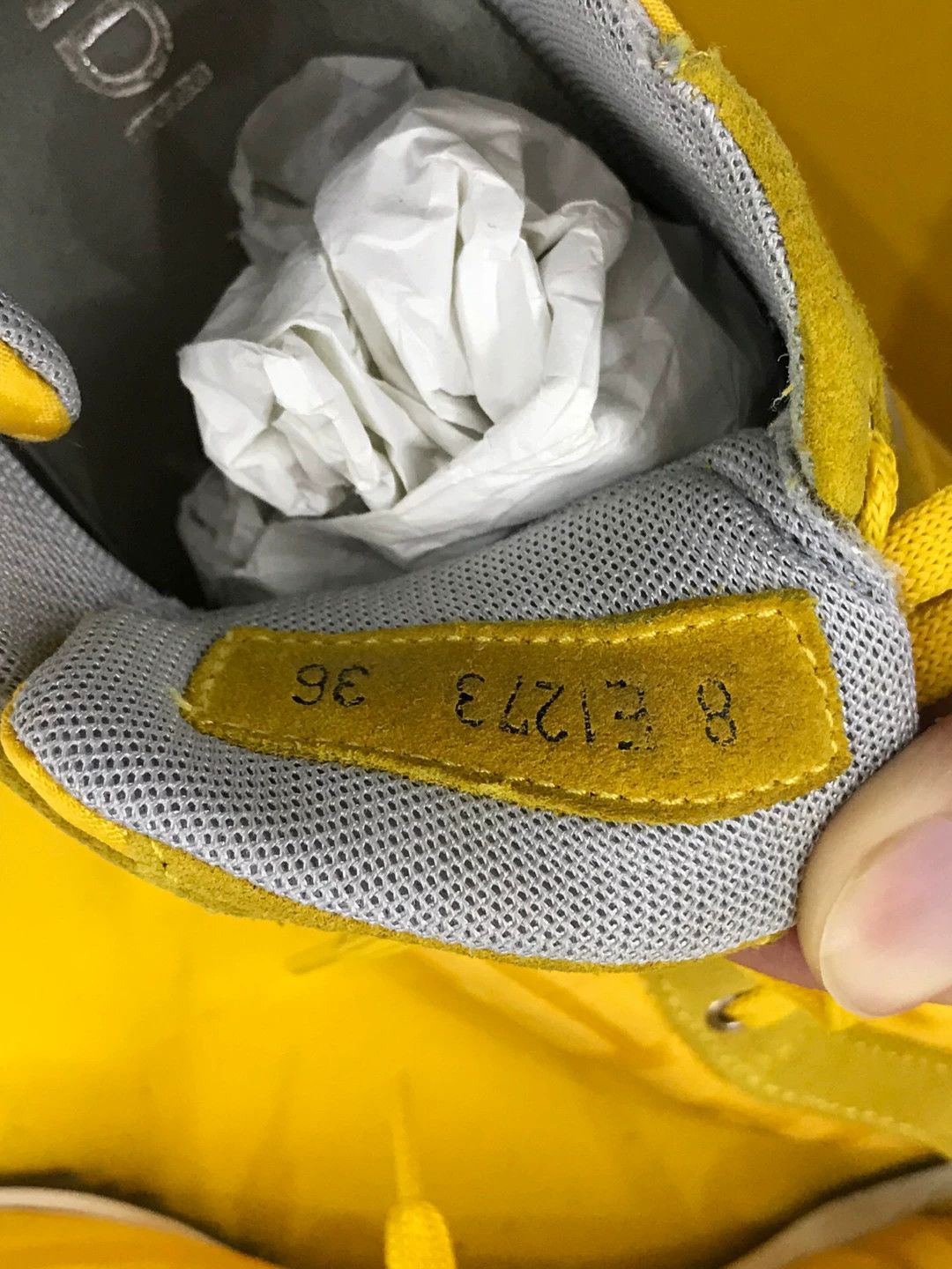 Fendi Fendi Yellow Logo Sneakers Size US 5 / IT 35 - 6 Thumbnail