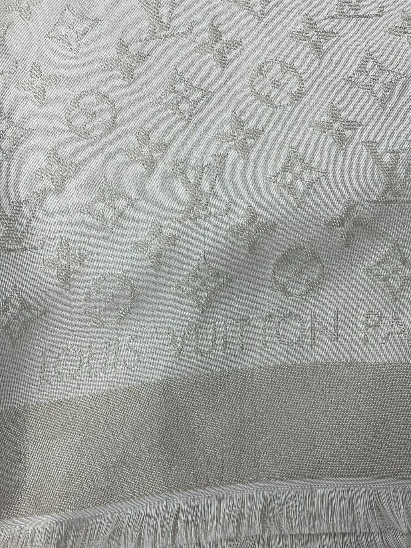 Louis Vuitton Louis Vuitton White Monogram Scarf Size ONE SIZE - 5 Thumbnail