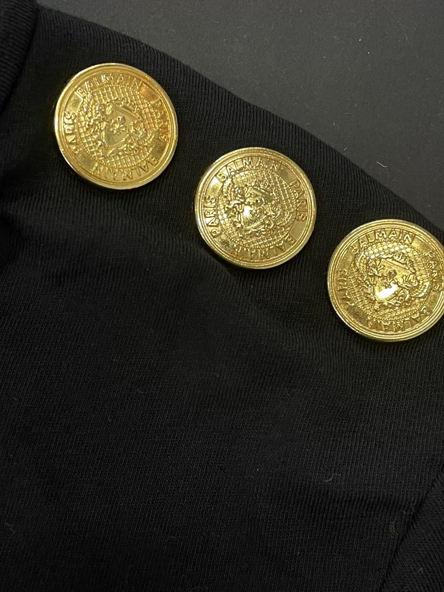 Balmain Balmain Black Gold Button Letter T-shirt Size XS / US 0-2 / IT 36-38 - 2 Thumbnail