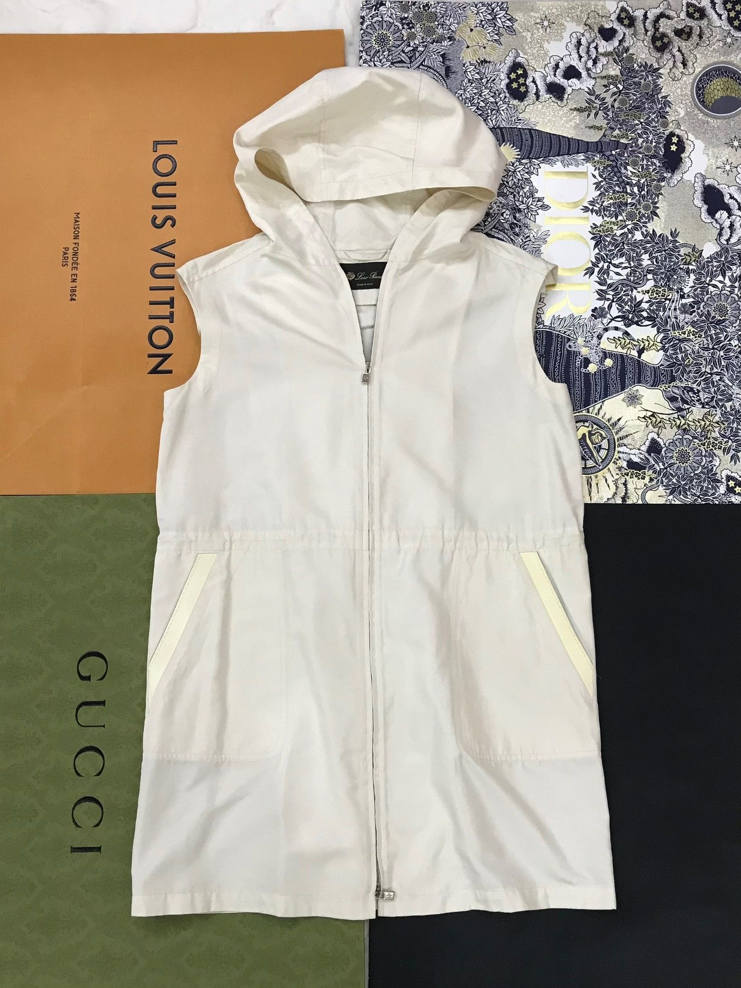 Loro Piana Loro Piana White Long Vest Size S / US 4 / IT 40 - 2 Thumbnail