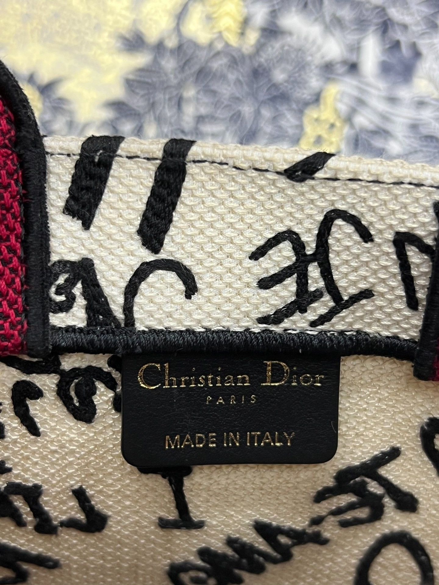 Dior Dior Valentine's Limited Graffiti Tote Size ONE SIZE - 8 Thumbnail
