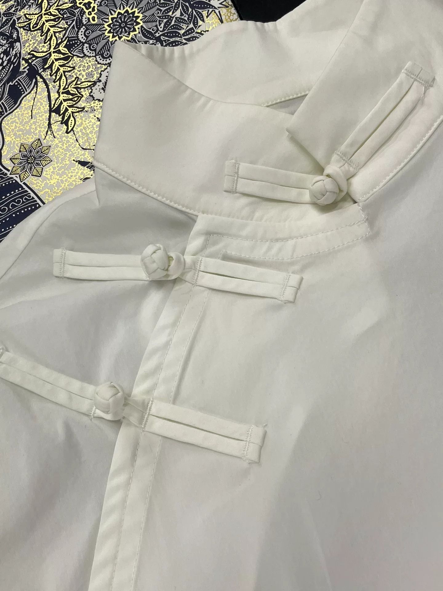 Essentials M essential White New Chinese Shirt Size S / US 4 / IT 40 - 2 Thumbnail