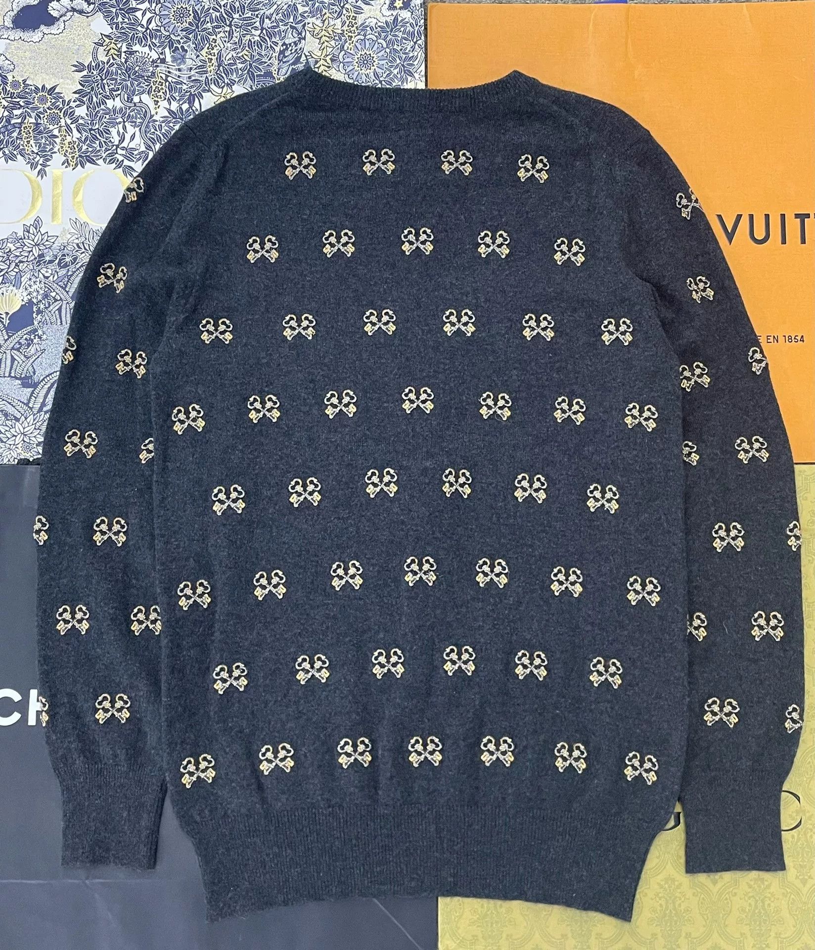 Dolce & Gabbana Dolce&Gabbana Gray Gold Key Embroidery Sweater Size US XS / EU 42 / 0 - 3 Thumbnail