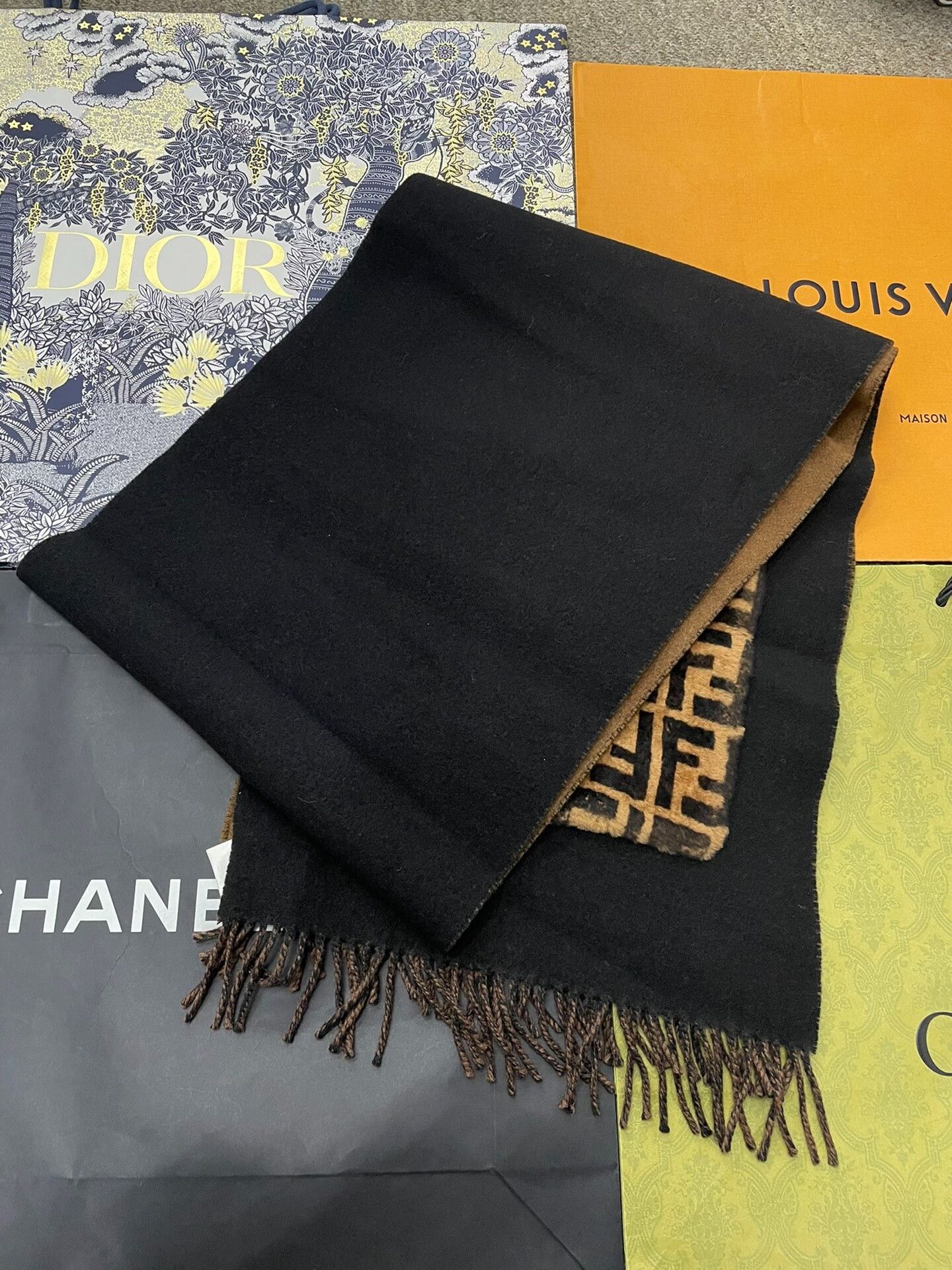 Fendi Fendi Autumn/Winter Monogram Pocket Scarf Size ONE SIZE - 2 Thumbnail