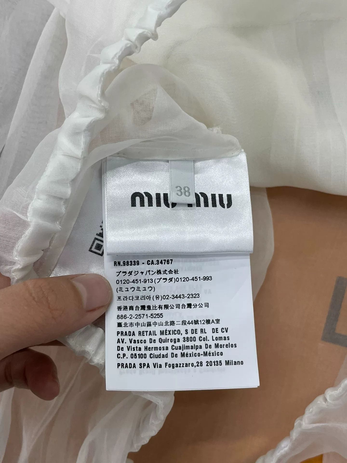Miu Miu Miu Miu White Silk Top Size S / US 4 / IT 40 - 5 Thumbnail