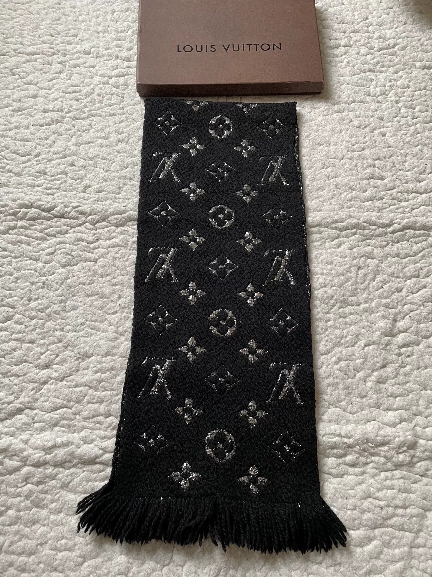 Louis Vuitton Louis Vuitton Black Silver Scarf Size ONE SIZE - 3 Thumbnail