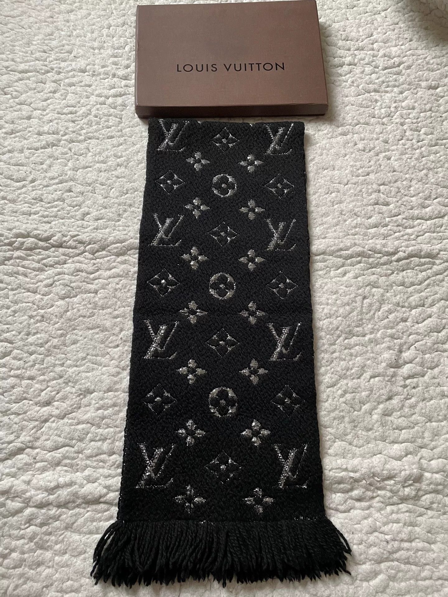 Louis Vuitton Louis Vuitton Black Silver Scarf Size ONE SIZE - 2 Thumbnail