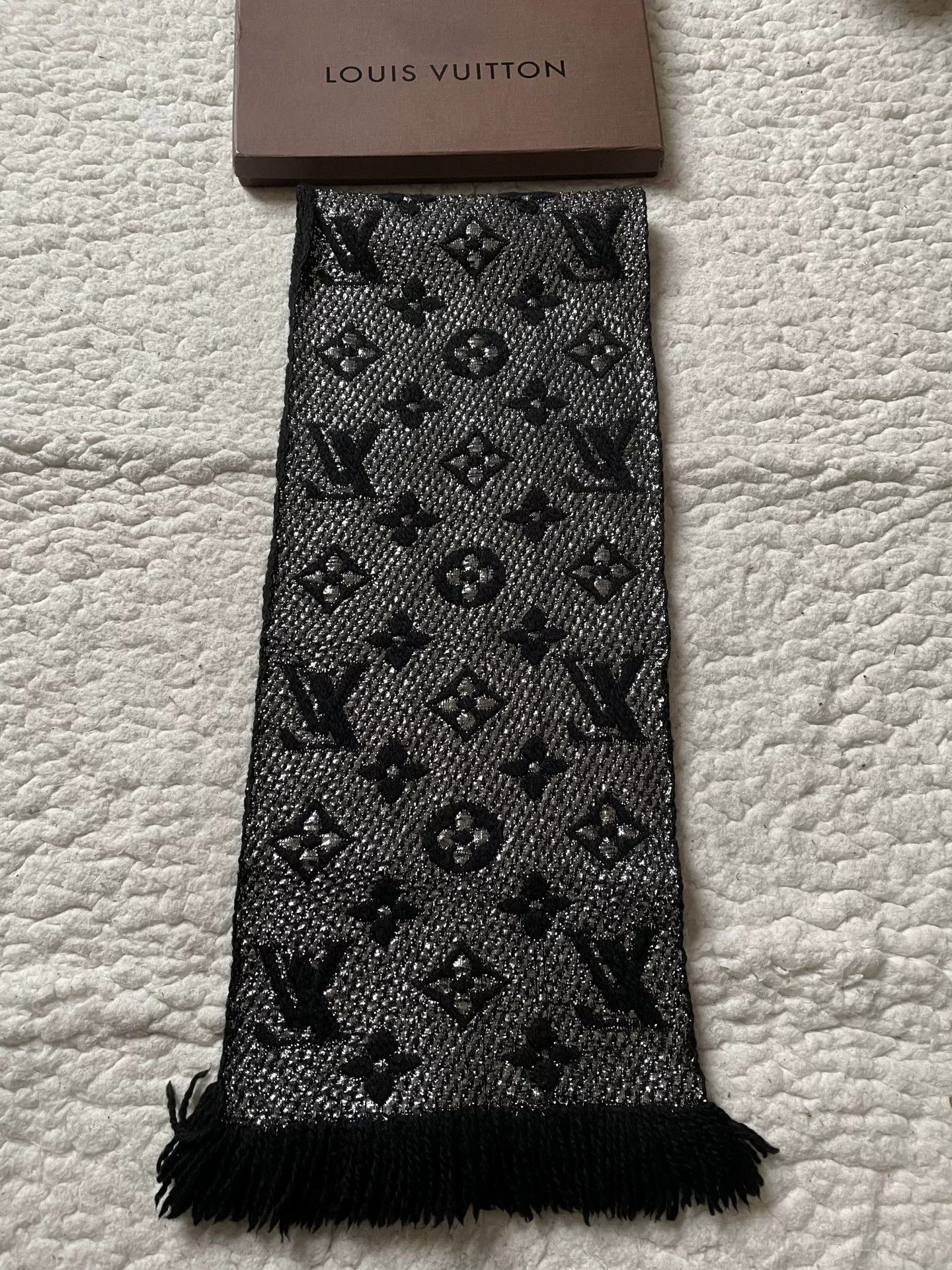 Louis Vuitton Louis Vuitton Black Silver Scarf Size ONE SIZE - 4 Thumbnail