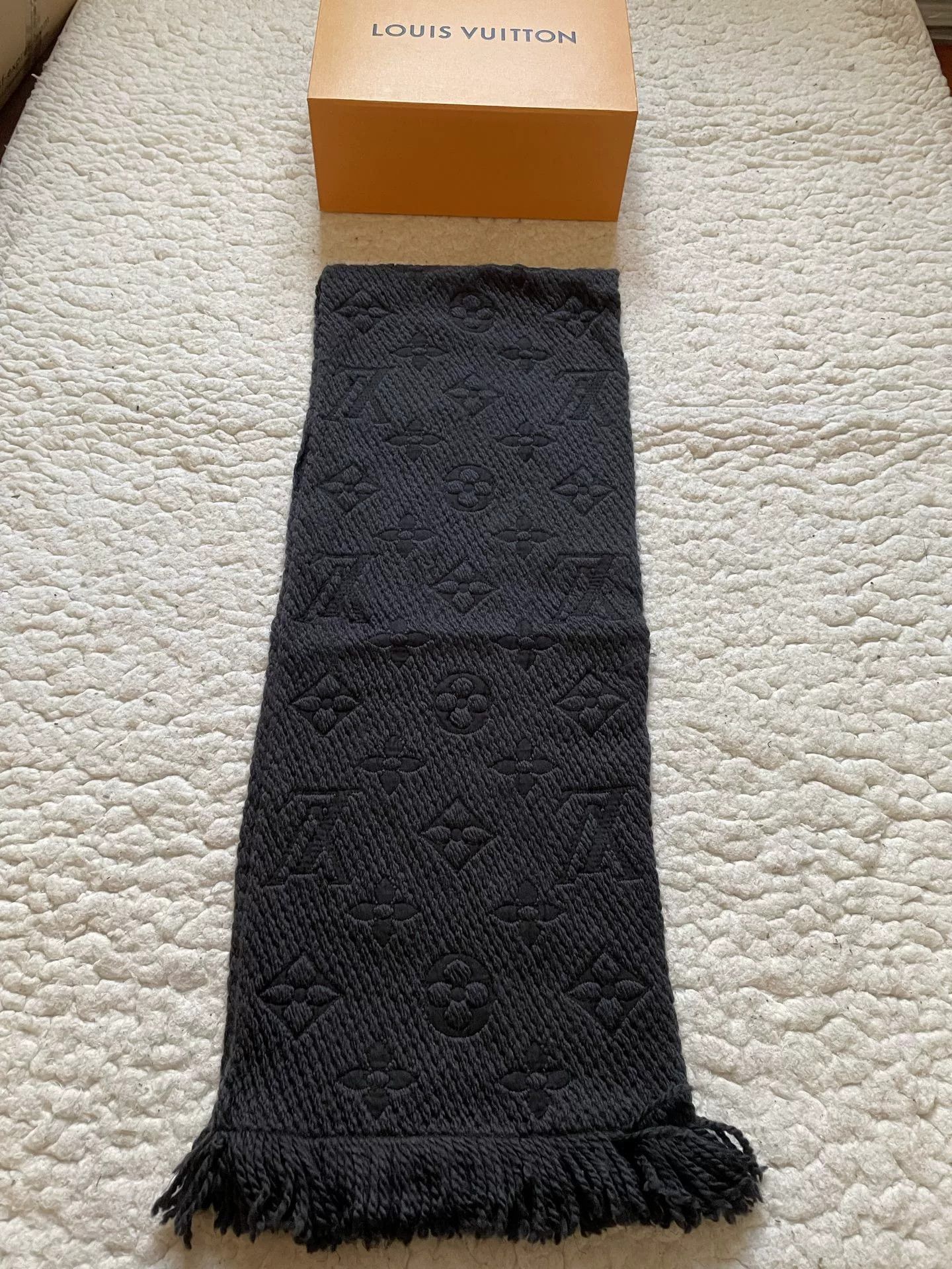 Louis Vuitton Louis Vuitton Black Scarf Size ONE SIZE - 4 Thumbnail