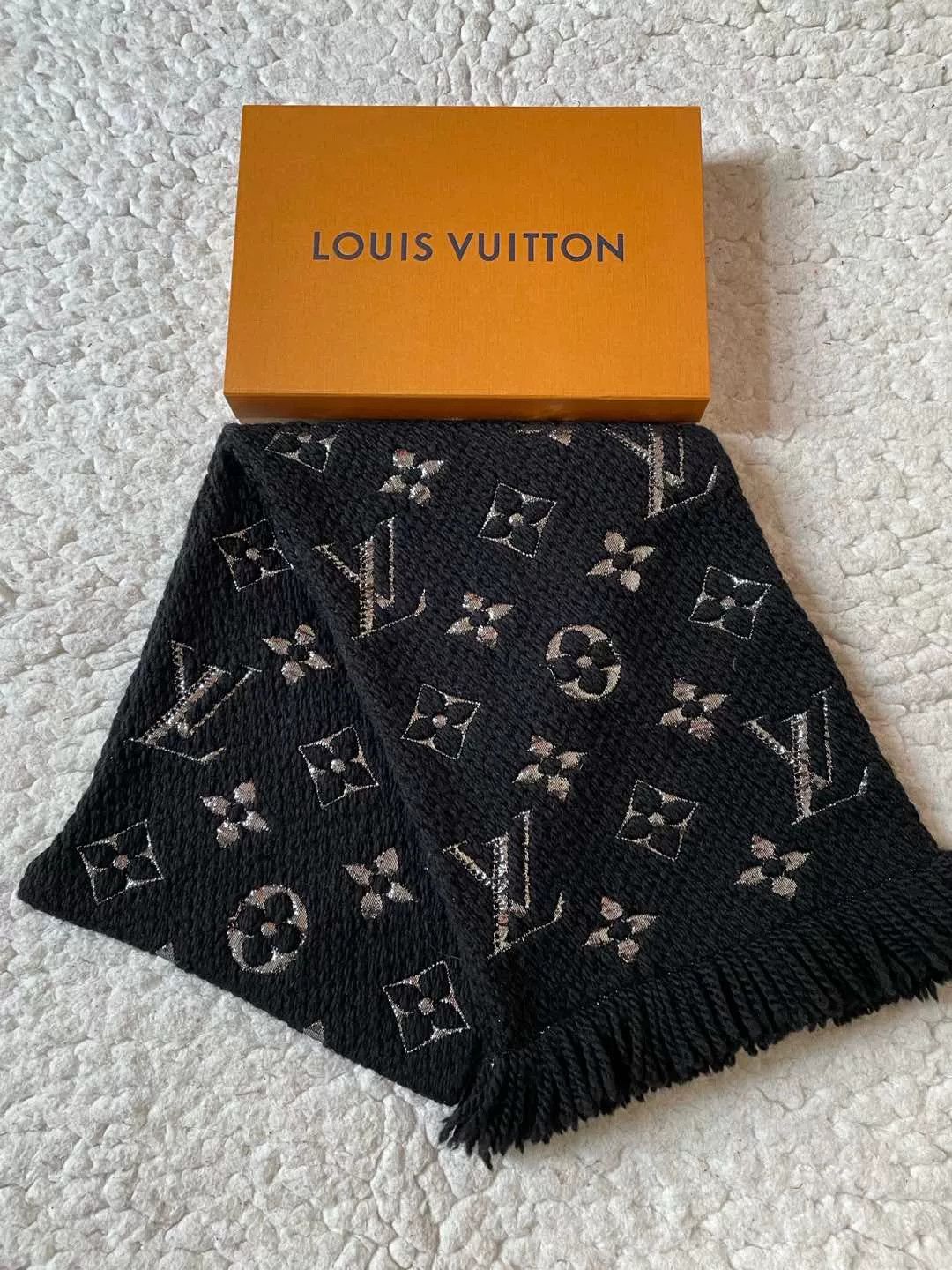 Louis Vuitton Louis Vuitton Black Silver Scarf Size ONE SIZE - 2 Thumbnail