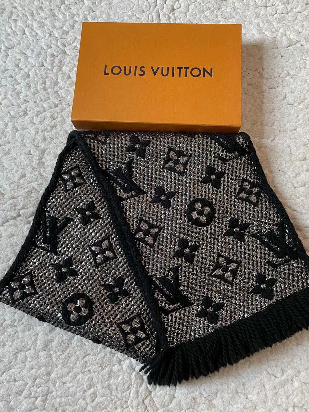 Louis Vuitton Louis Vuitton Black Silver Scarf Size ONE SIZE - 5 Thumbnail