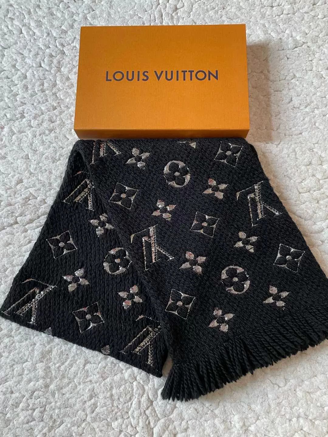 Louis Vuitton Louis Vuitton Black Silver Scarf Size ONE SIZE - 3 Thumbnail