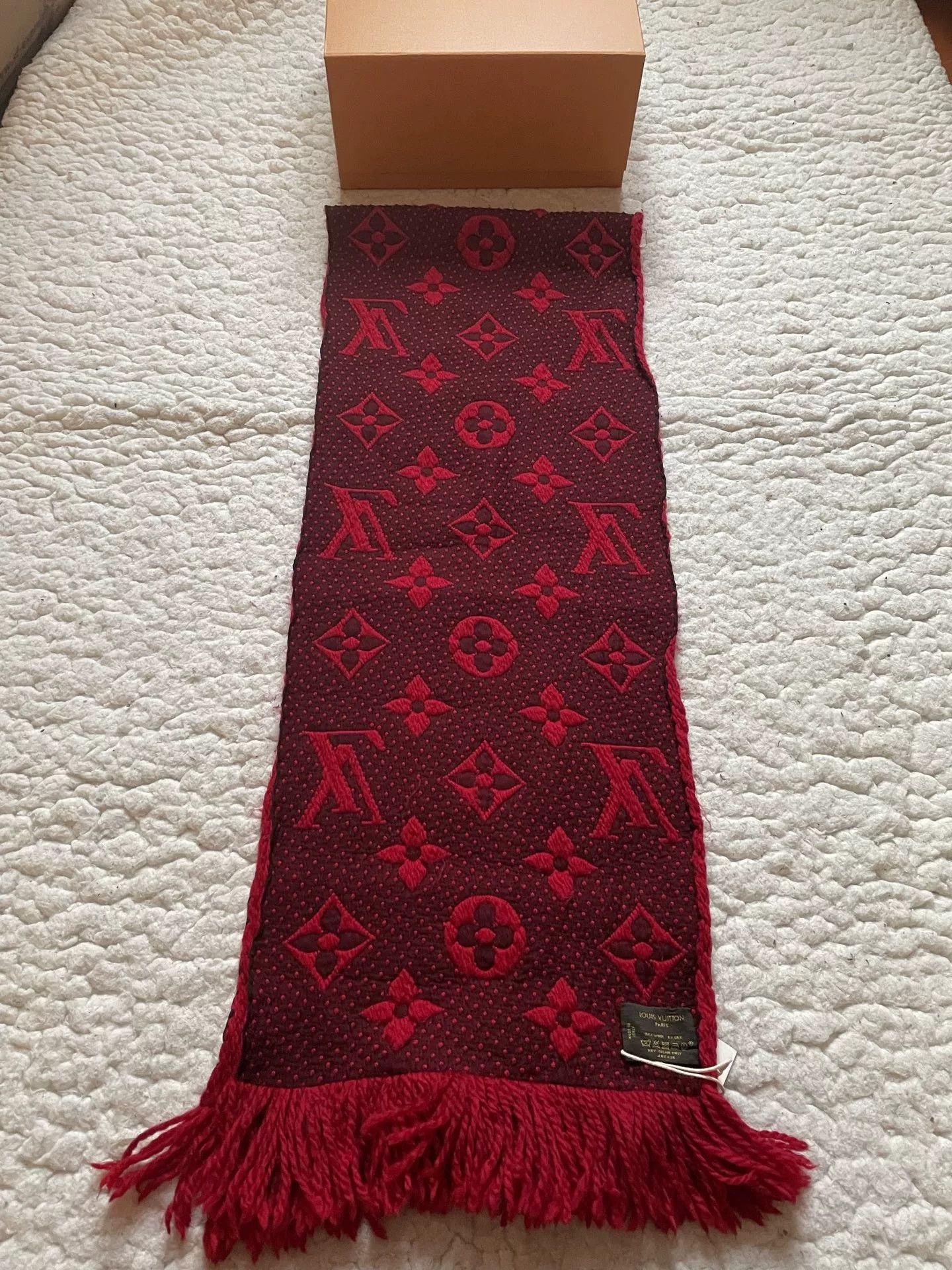 Louis Vuitton Louis Vuitton Red Scarf Size ONE SIZE - 5 Thumbnail