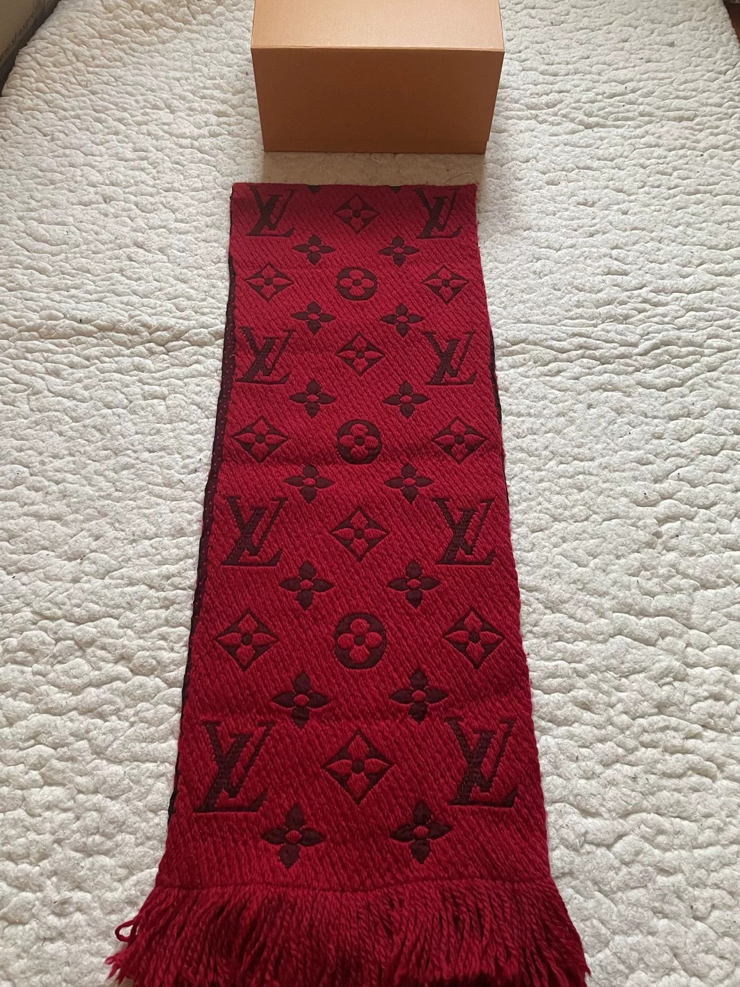 Louis Vuitton Louis Vuitton Red Scarf Size ONE SIZE - 2 Thumbnail