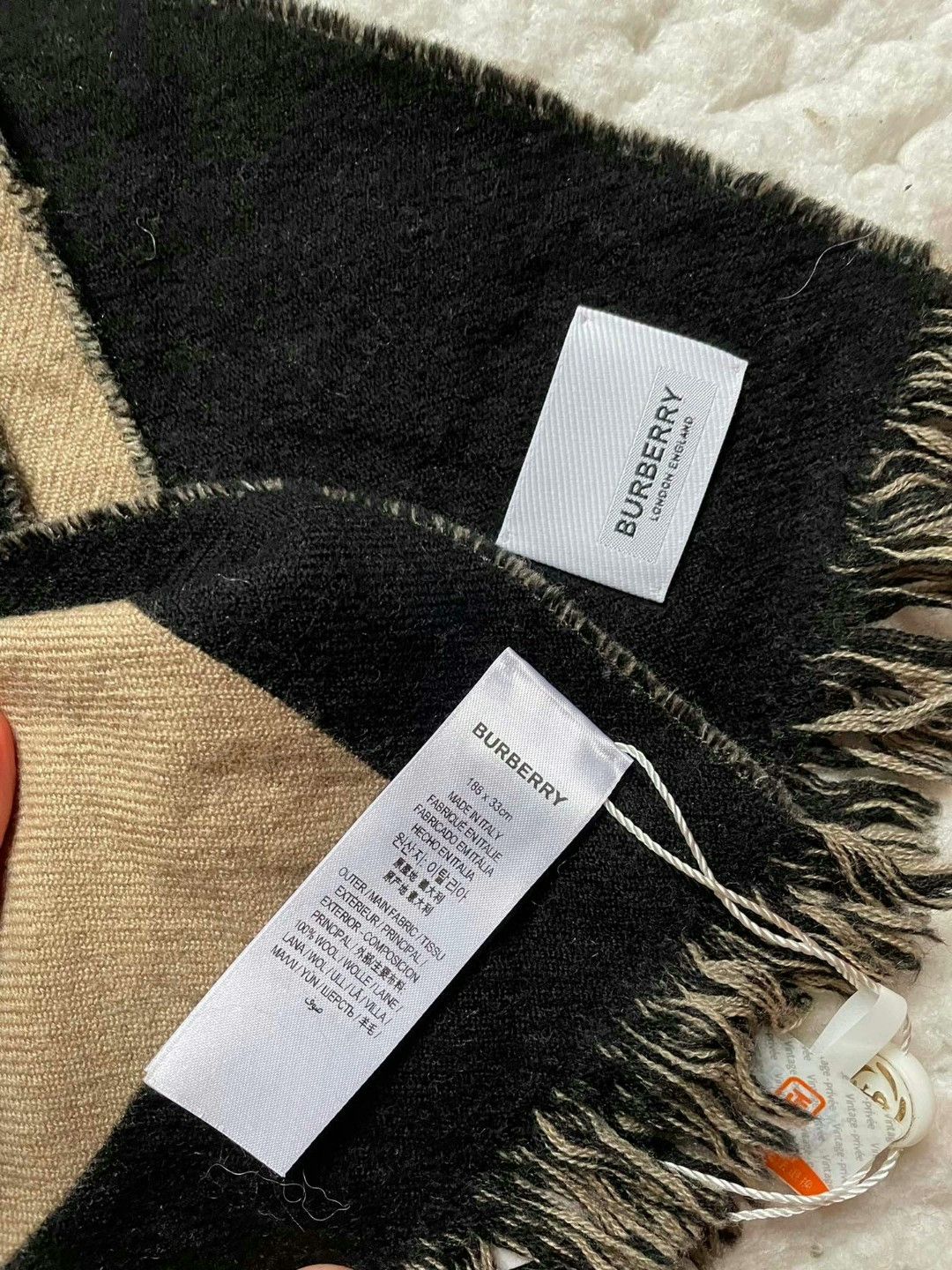 Burberry Burberry Scarf Shawl Size ONE SIZE - 6 Thumbnail