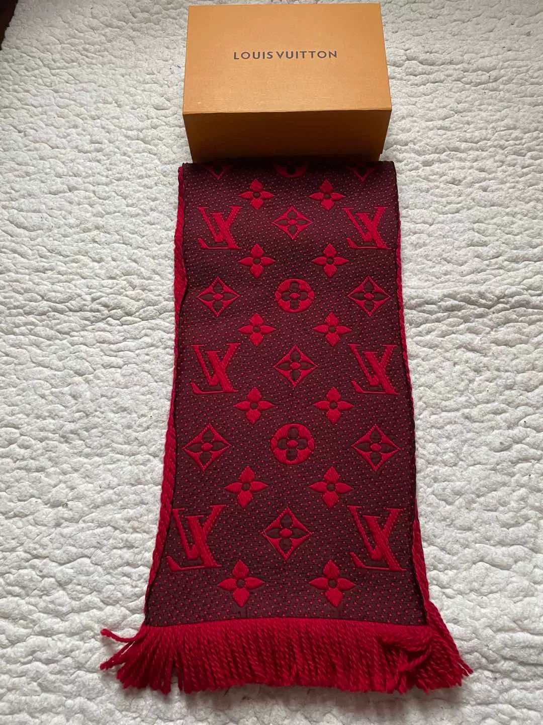 Louis Vuitton LV Red Monogram Scarf Size ONE SIZE - 4 Thumbnail
