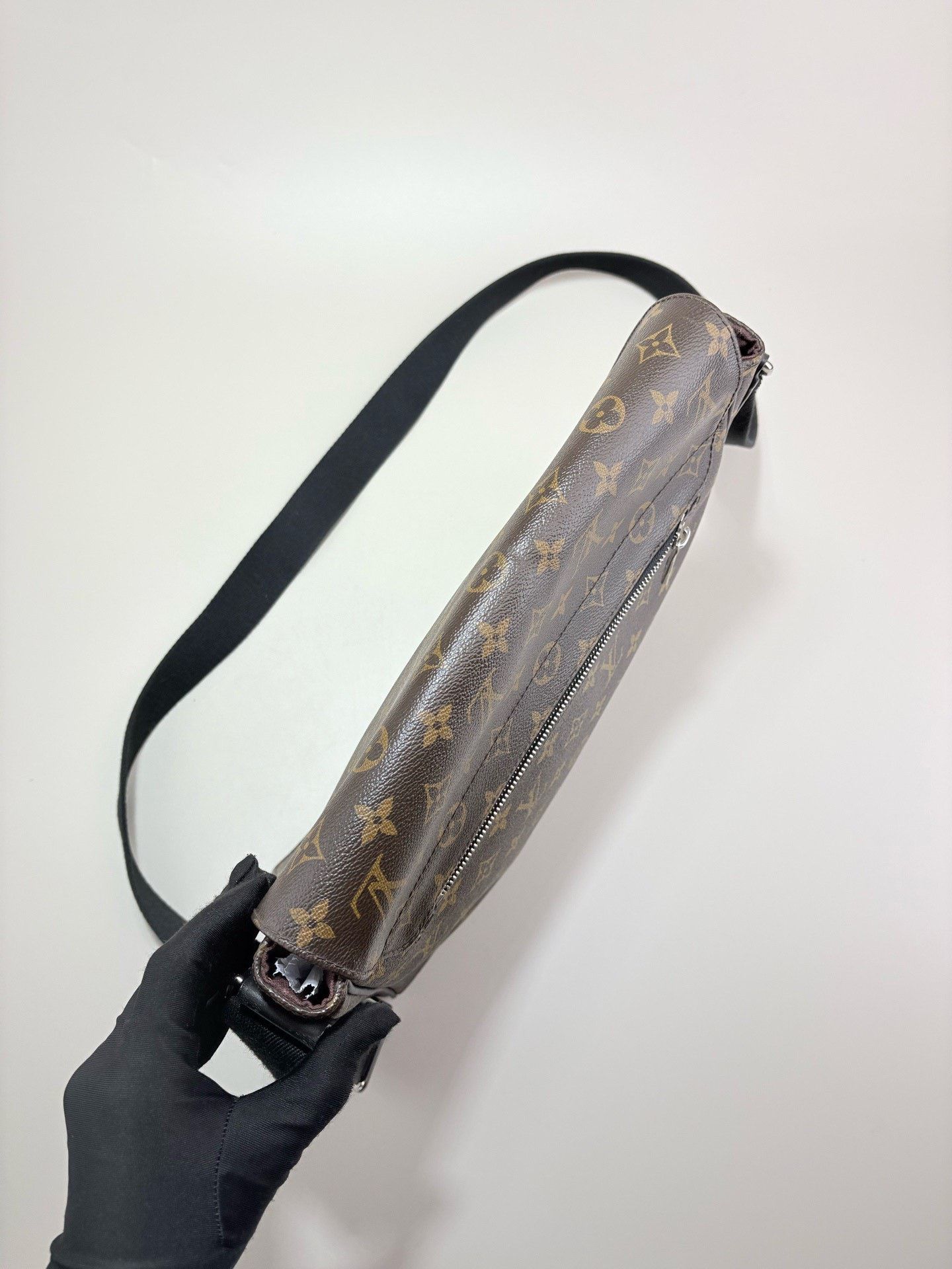 Louis Vuitton Louis Vuitton Monogram Messenger Shoulder Bag Size ONE SIZE - 4 Thumbnail