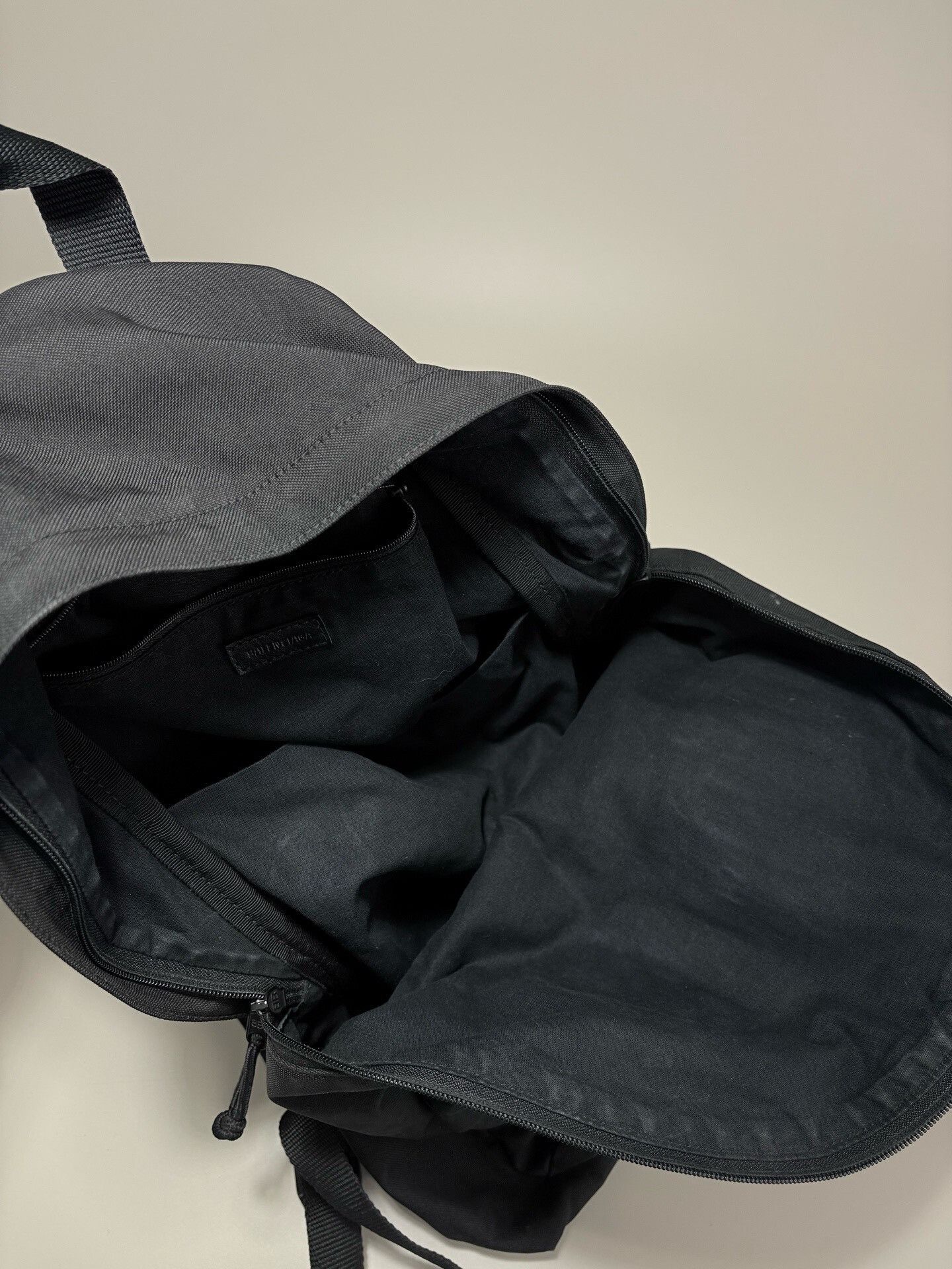 Balenciaga BALENCIAGA Embroidered Letter Backpack Size ONE SIZE - 6 Thumbnail