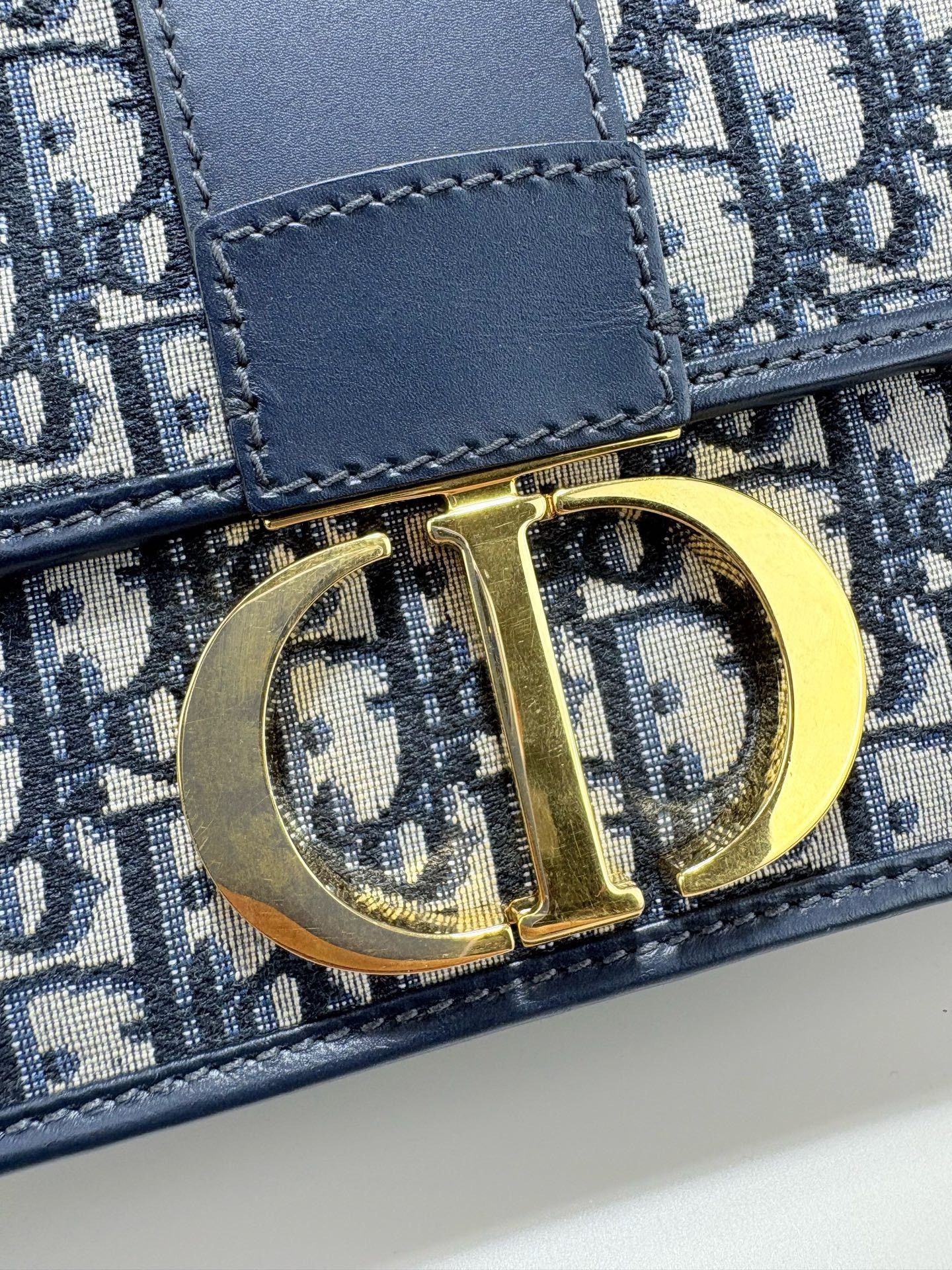 Dior Dior Montaigne 30 Shoulder Bag Size ONE SIZE - 4 Thumbnail