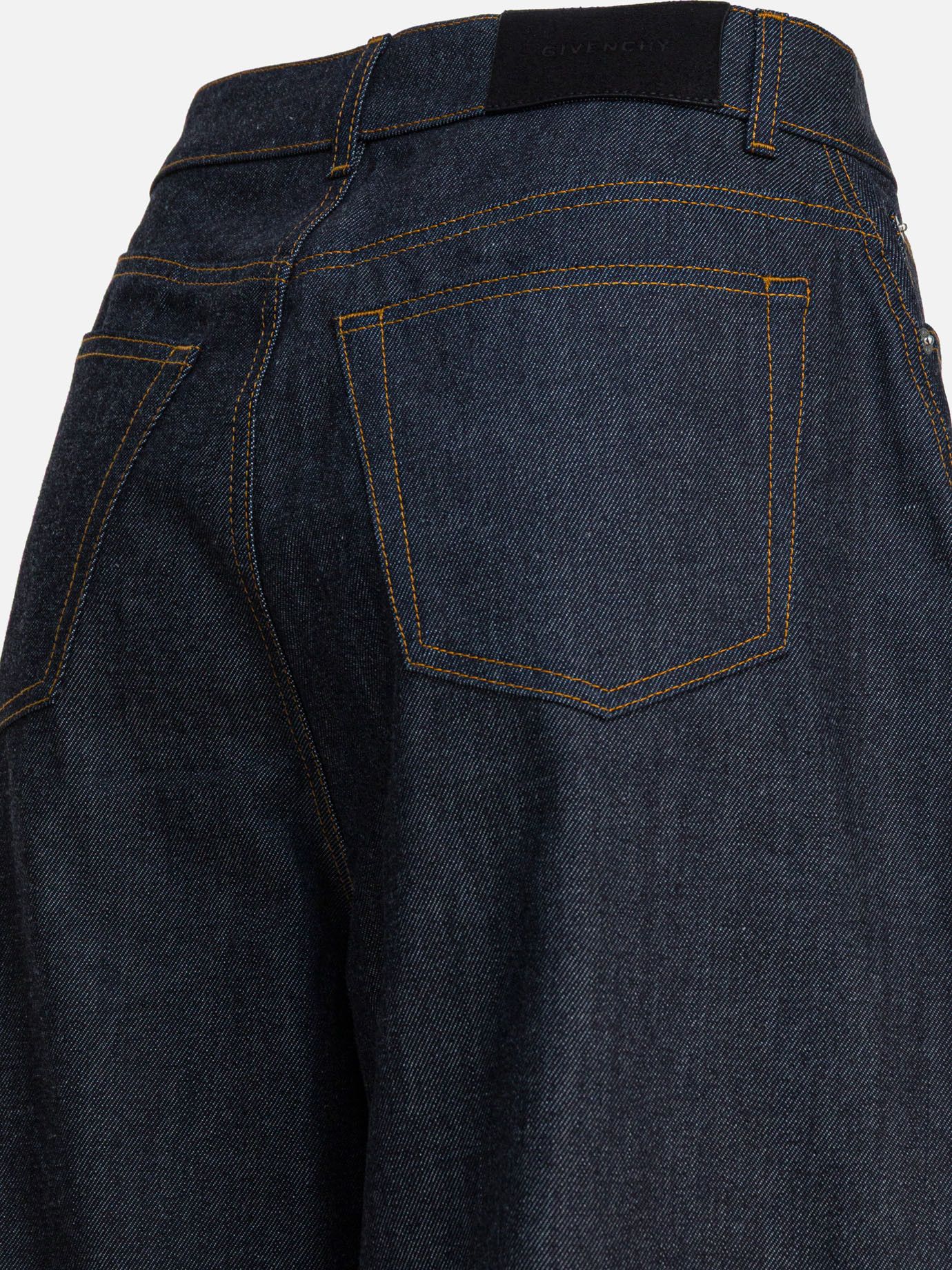 Givenchy Givenchy Raw Cocoon Jeans tag size 28 Women - USA Duties Paid Size 28" / US 6 / IT 42 - 4 Thumbnail