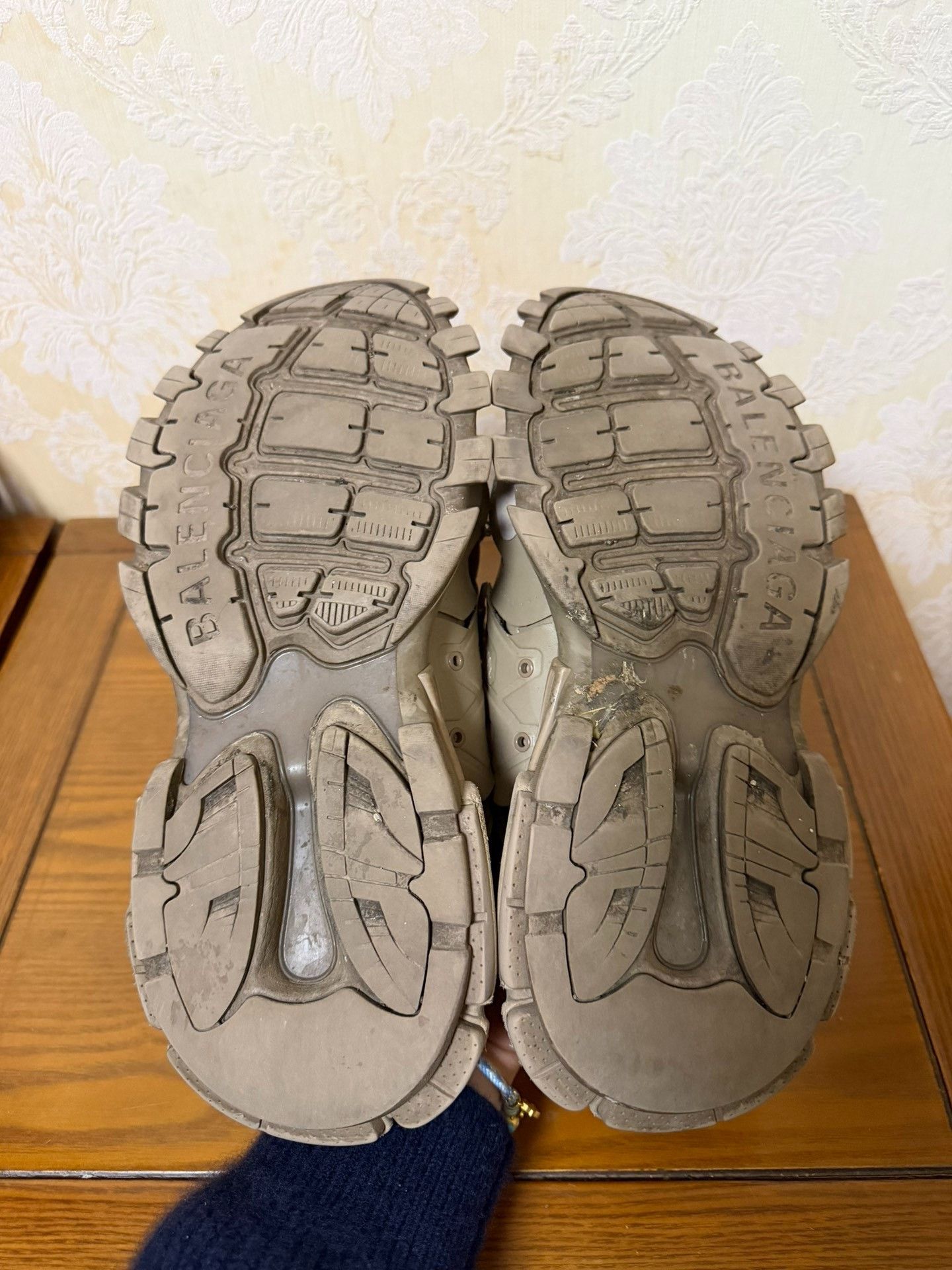 Balenciaga Balenciaga Brown Lowtop Sneakers 8 Men Size US 8 / EU 41 - 4 Thumbnail