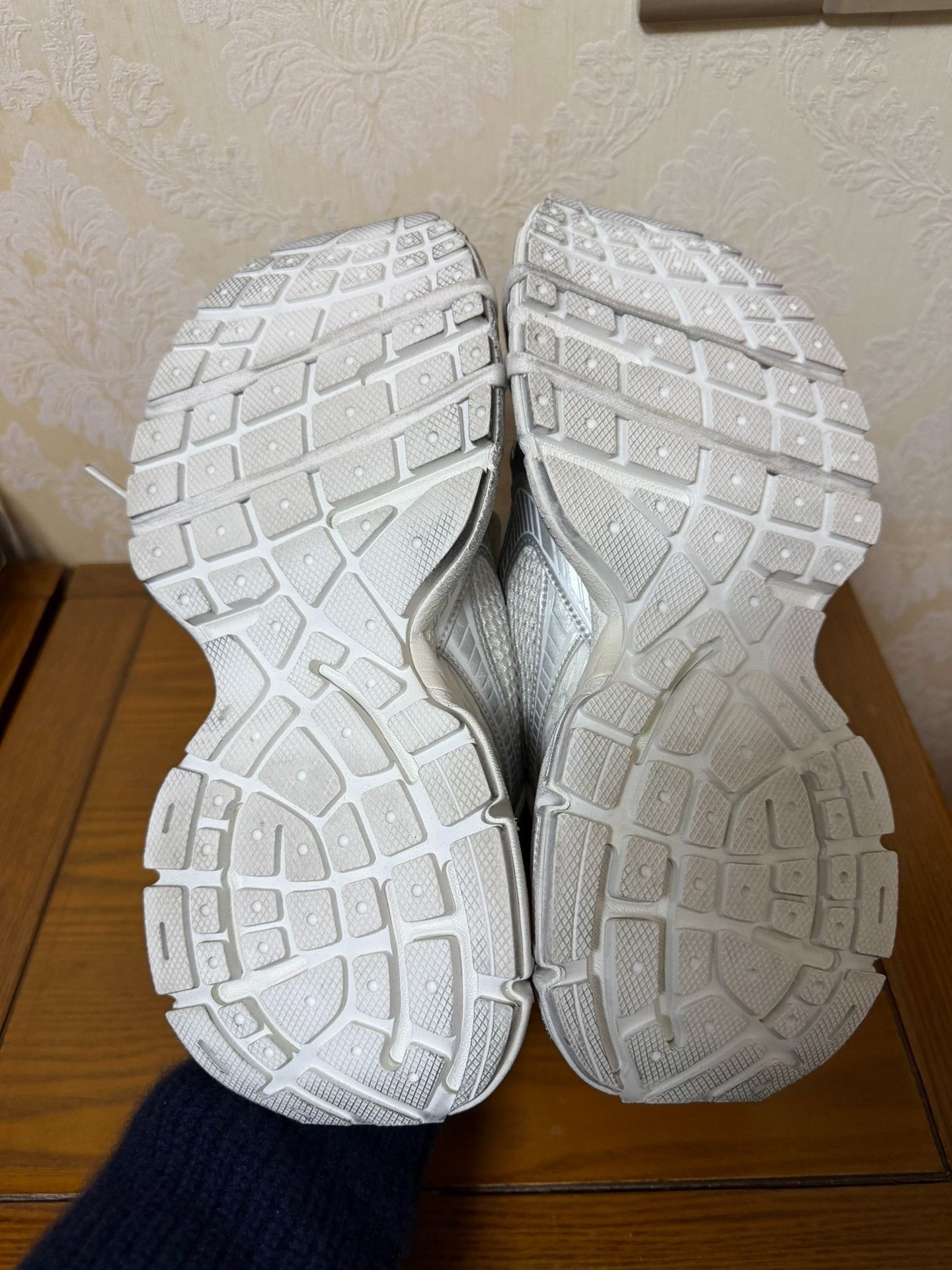 Balenciaga Balenciaga White Sandals us_12 Women Size US 12 / IT 42 - 4 Thumbnail