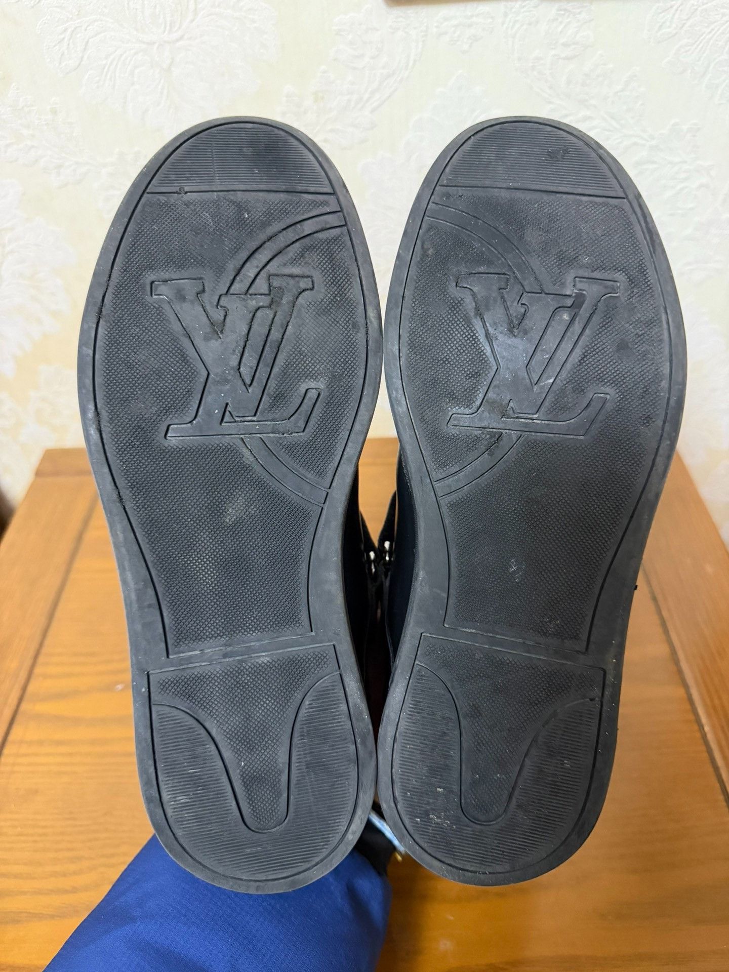 Louis Vuitton Louis Vuitton Casual Black Lowtop Sneakers 6 Men Size US 6 / EU 39 - 4 Thumbnail