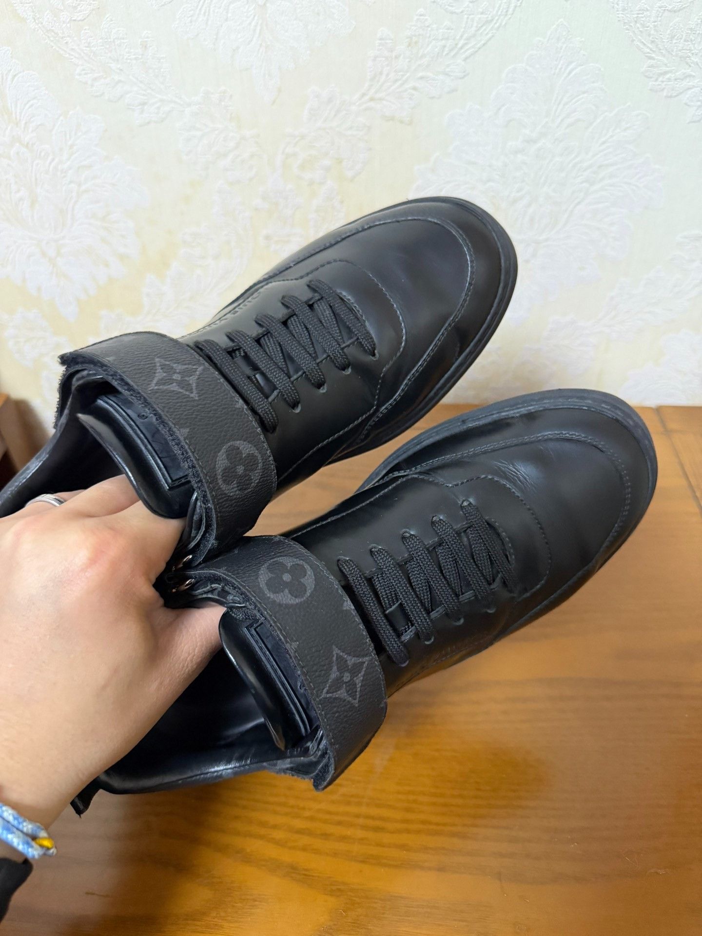 Louis Vuitton Louis Vuitton Casual Black Lowtop Sneakers 6 Men Size US 6 / EU 39 - 5 Thumbnail