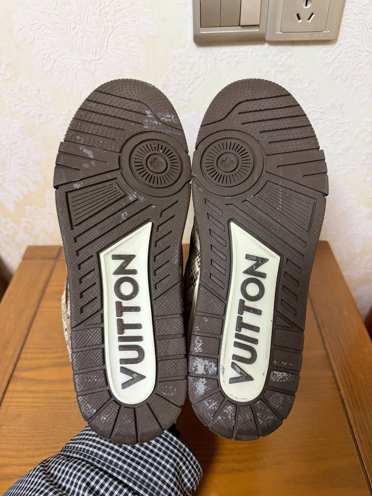 Louis Vuitton Louis Vuitton Skate Lowtop Sneakers 9.5 Men Size US 9.5 / EU 42-43 - 4 Thumbnail