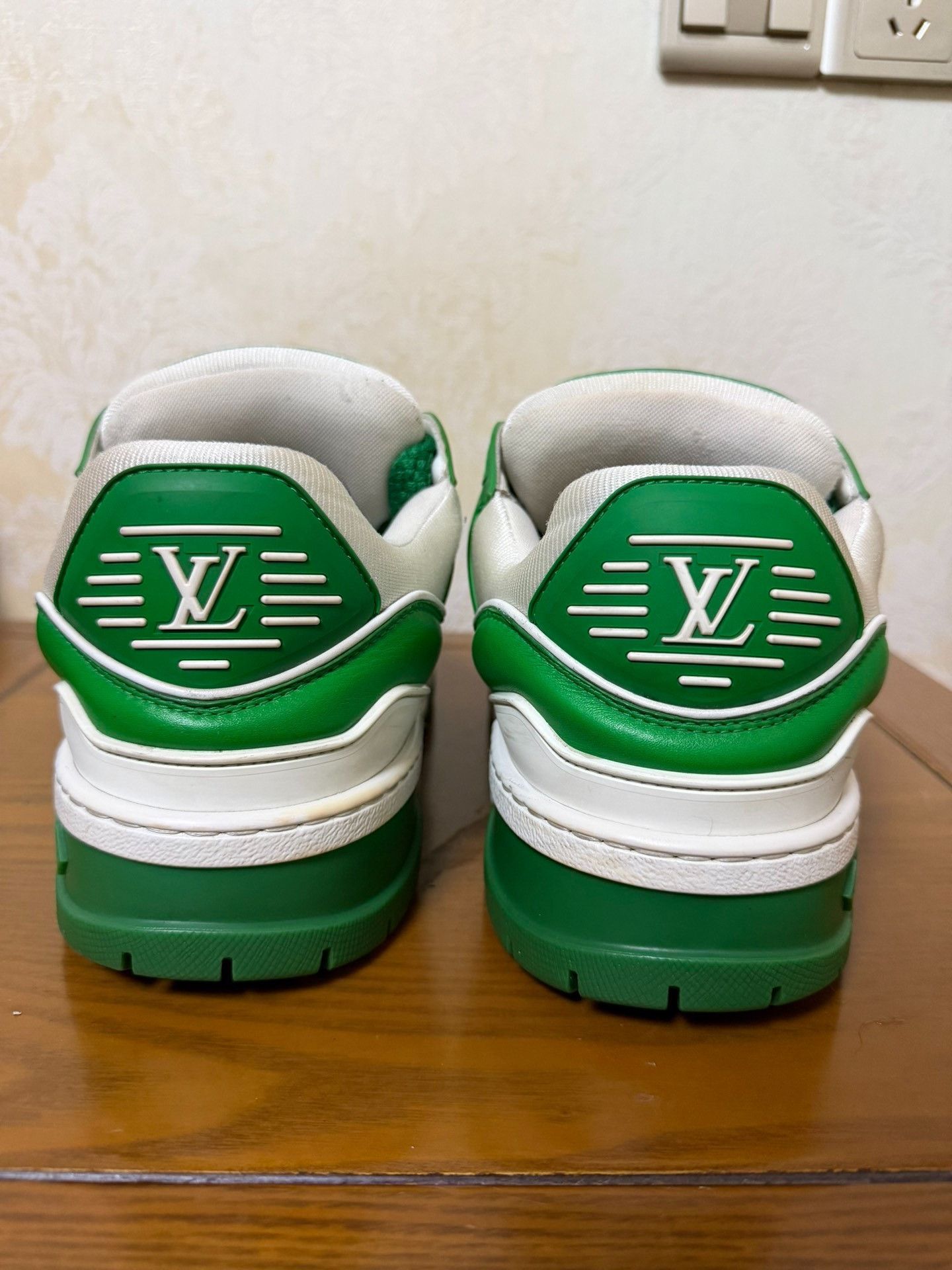 Louis Vuitton Louis Vuitton Green Lowtop Sneakers 43 Men Size US 10 / EU 43 - 3 Thumbnail