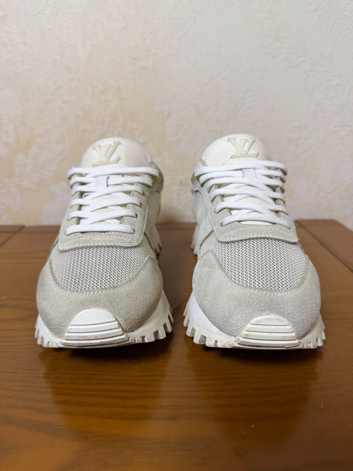 Louis Vuitton Louis Vuitton Running White Lowtop Sneakers 40 Men Size US 7.5 / EU 40-41 - 2 Thumbnail