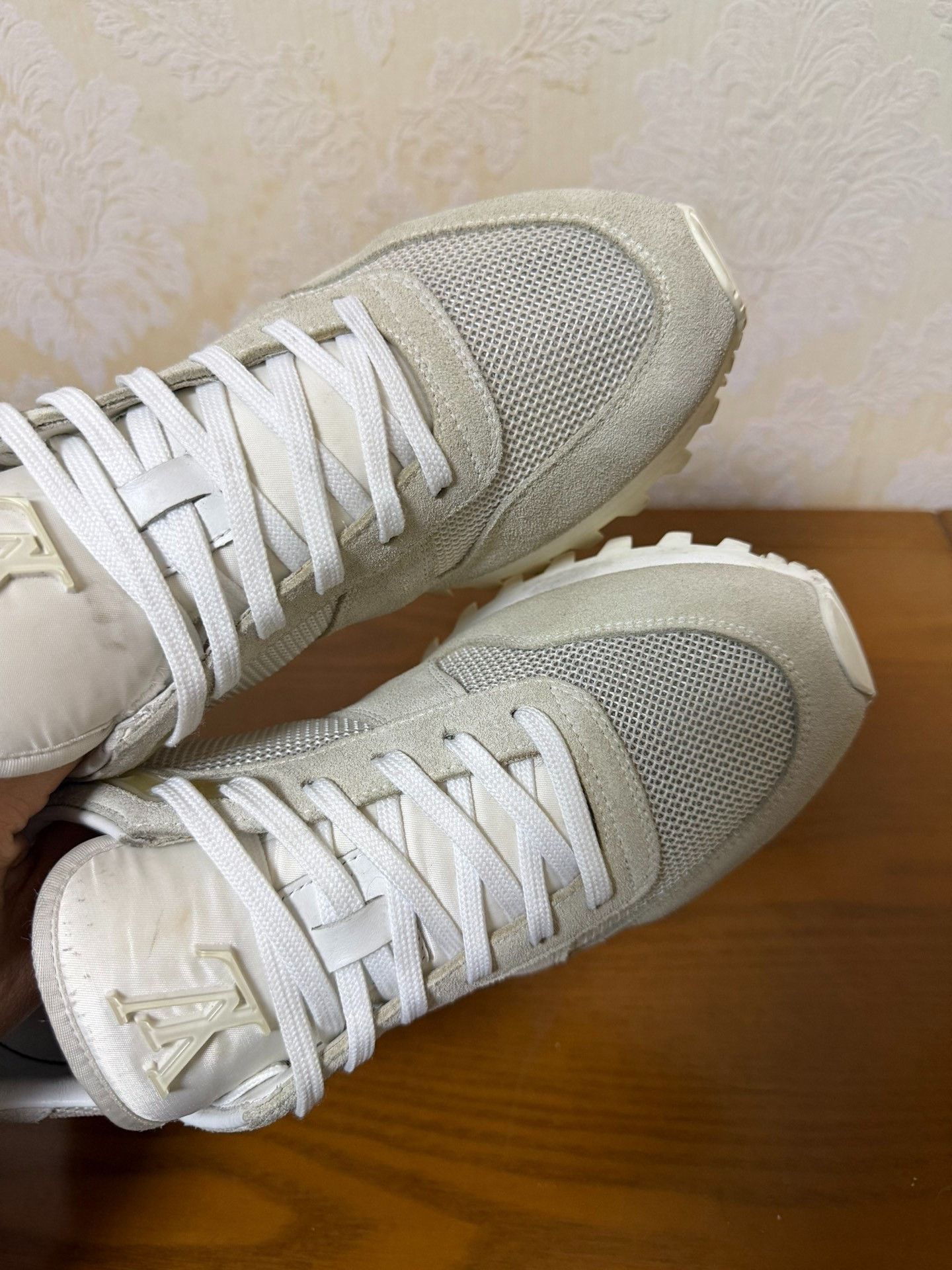 Louis Vuitton Louis Vuitton Running White Lowtop Sneakers 40 Men Size US 7.5 / EU 40-41 - 5 Thumbnail