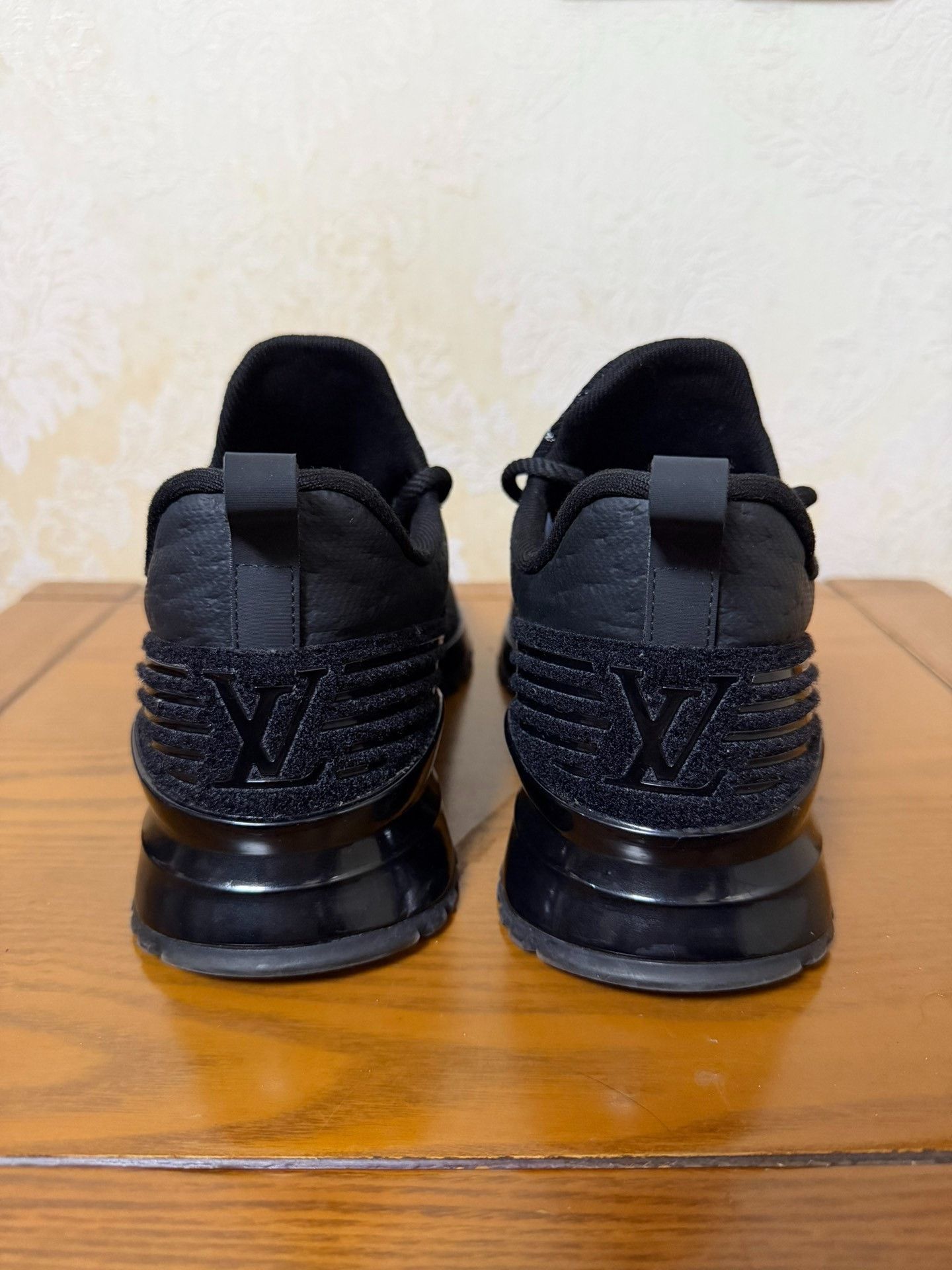 Louis Vuitton Louis Vuitton Knit Black Lowtop Sneakers 42 Men Size US 9 / EU 42 - 3 Thumbnail