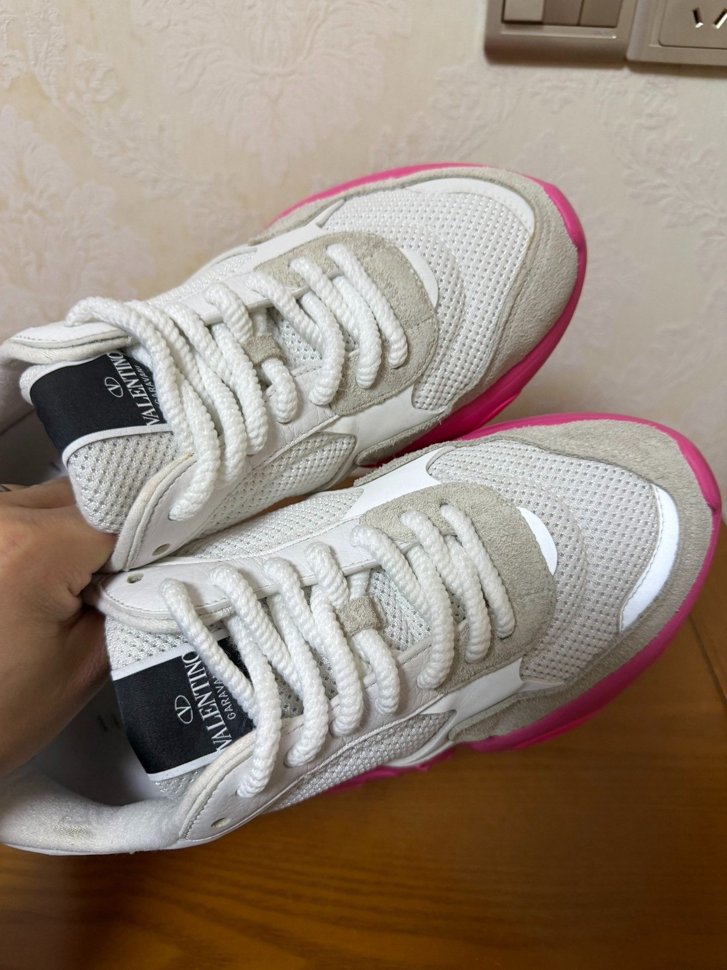Valentino Valentino Pink Lowtop Sneakers 10 Men Size US 10 / EU 43 - 5 Thumbnail