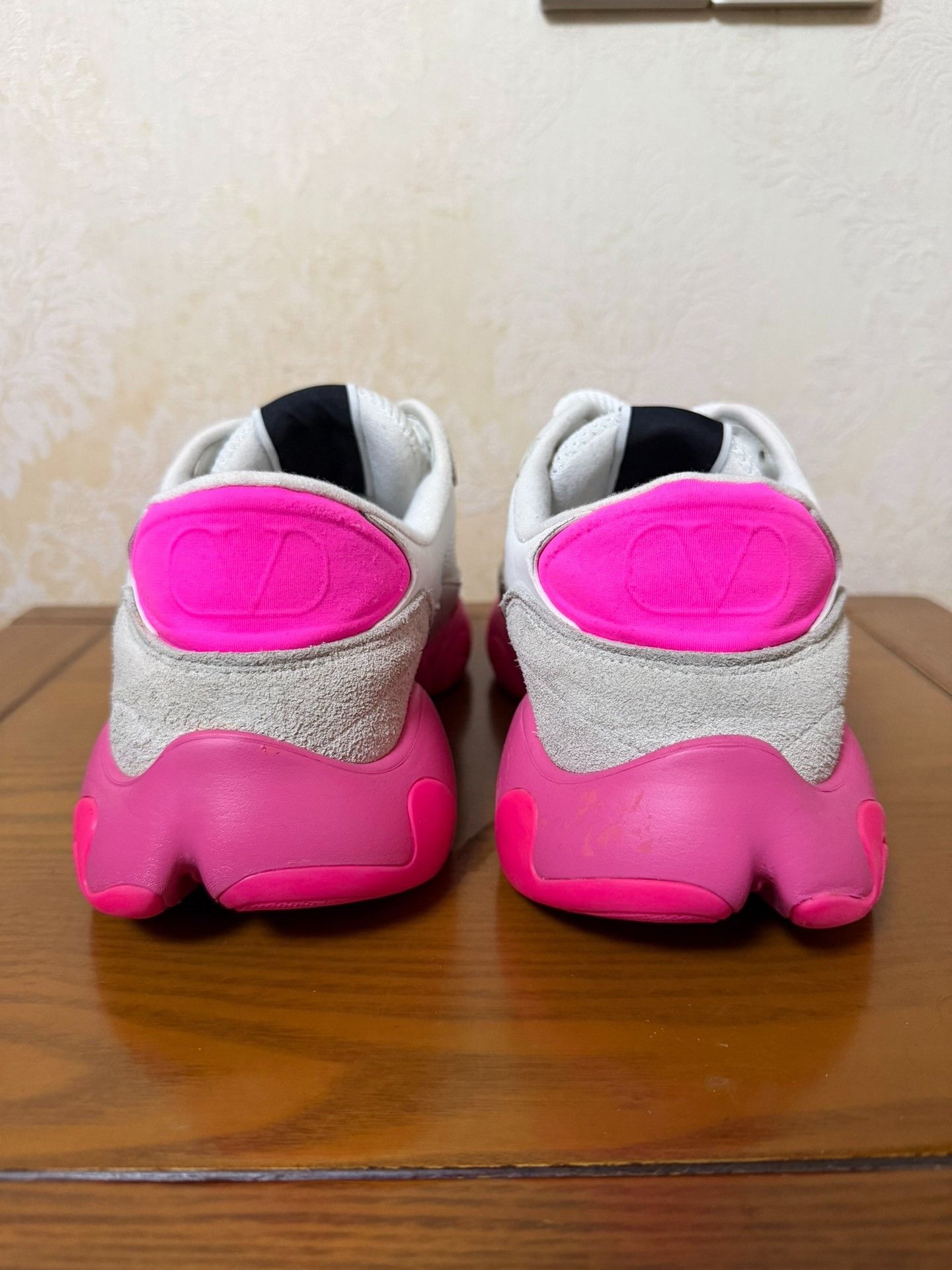 Valentino Valentino Pink Lowtop Sneakers 10 Men Size US 10 / EU 43 - 3 Thumbnail