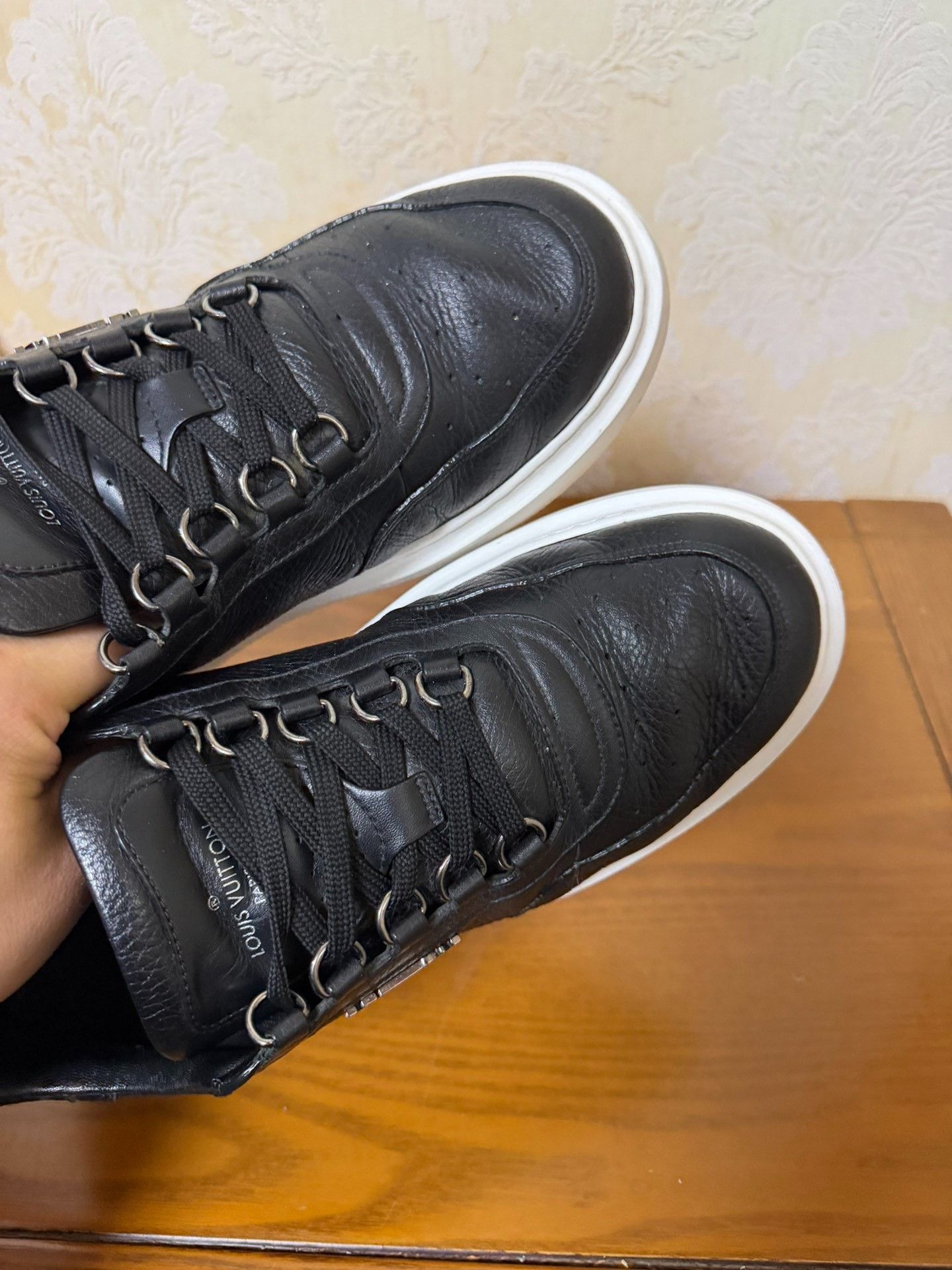 Louis Vuitton Louis Vuitton Black Lowtop Sneakers 41 Men Size US 8.5 / EU 41-42 - 5 Thumbnail