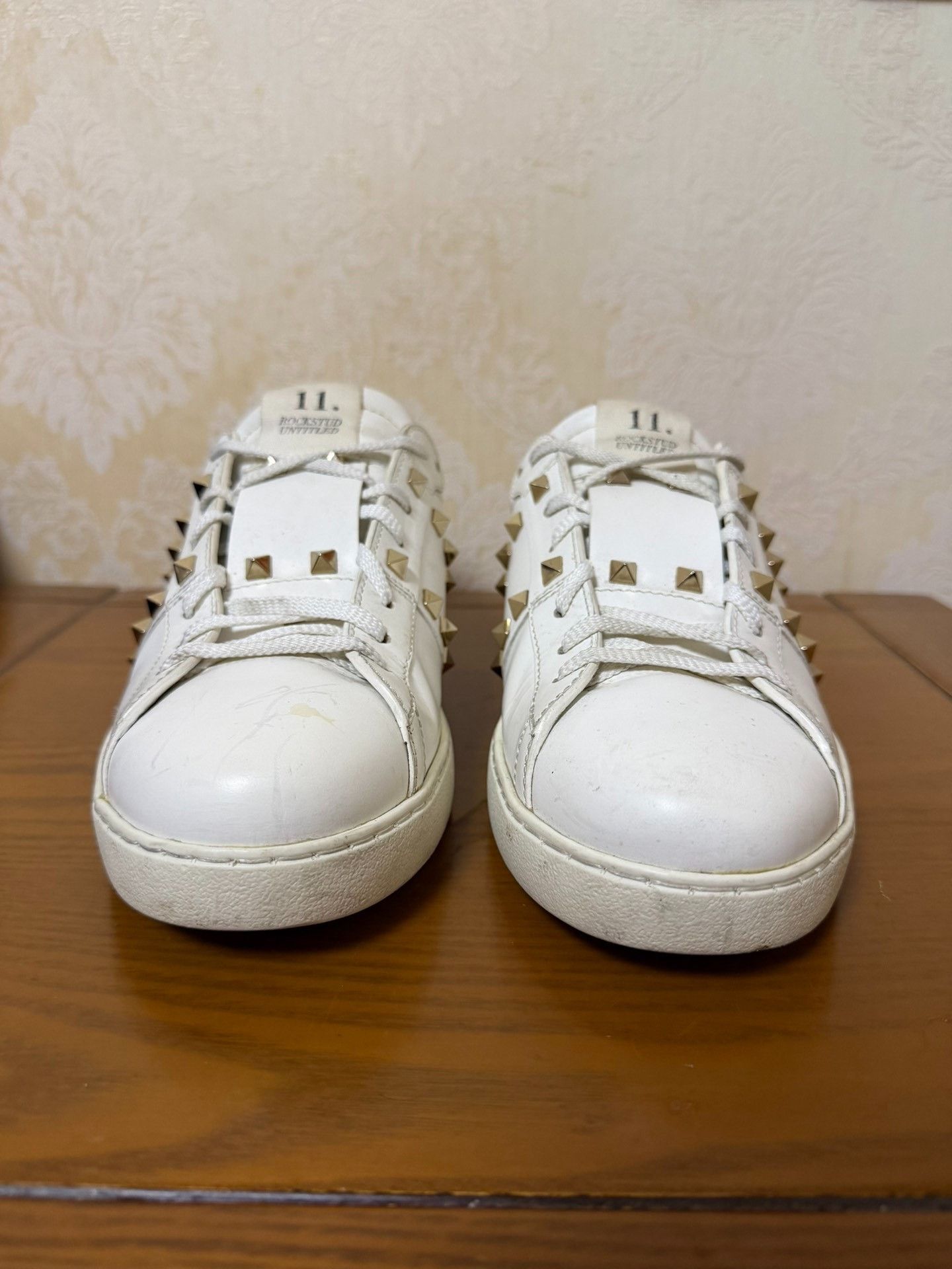 Valentino Valentino White Lowtop Sneakers 42 Men Size US 9 / EU 42 - 2 Thumbnail