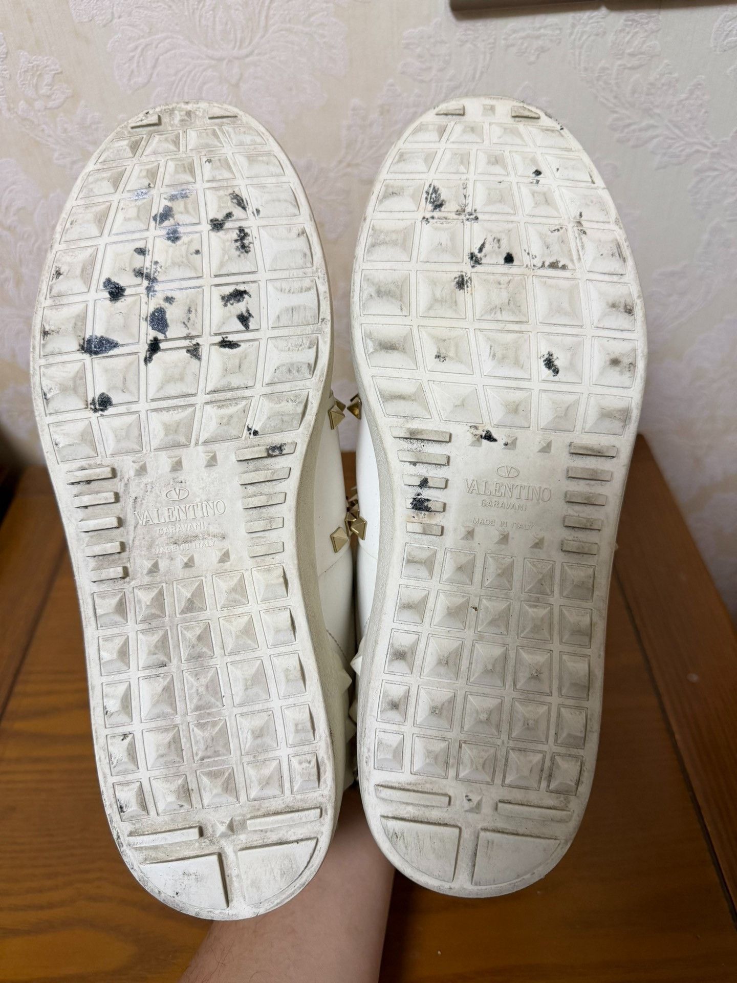 Valentino Valentino White Lowtop Sneakers 42 Men Size US 9 / EU 42 - 4 Thumbnail
